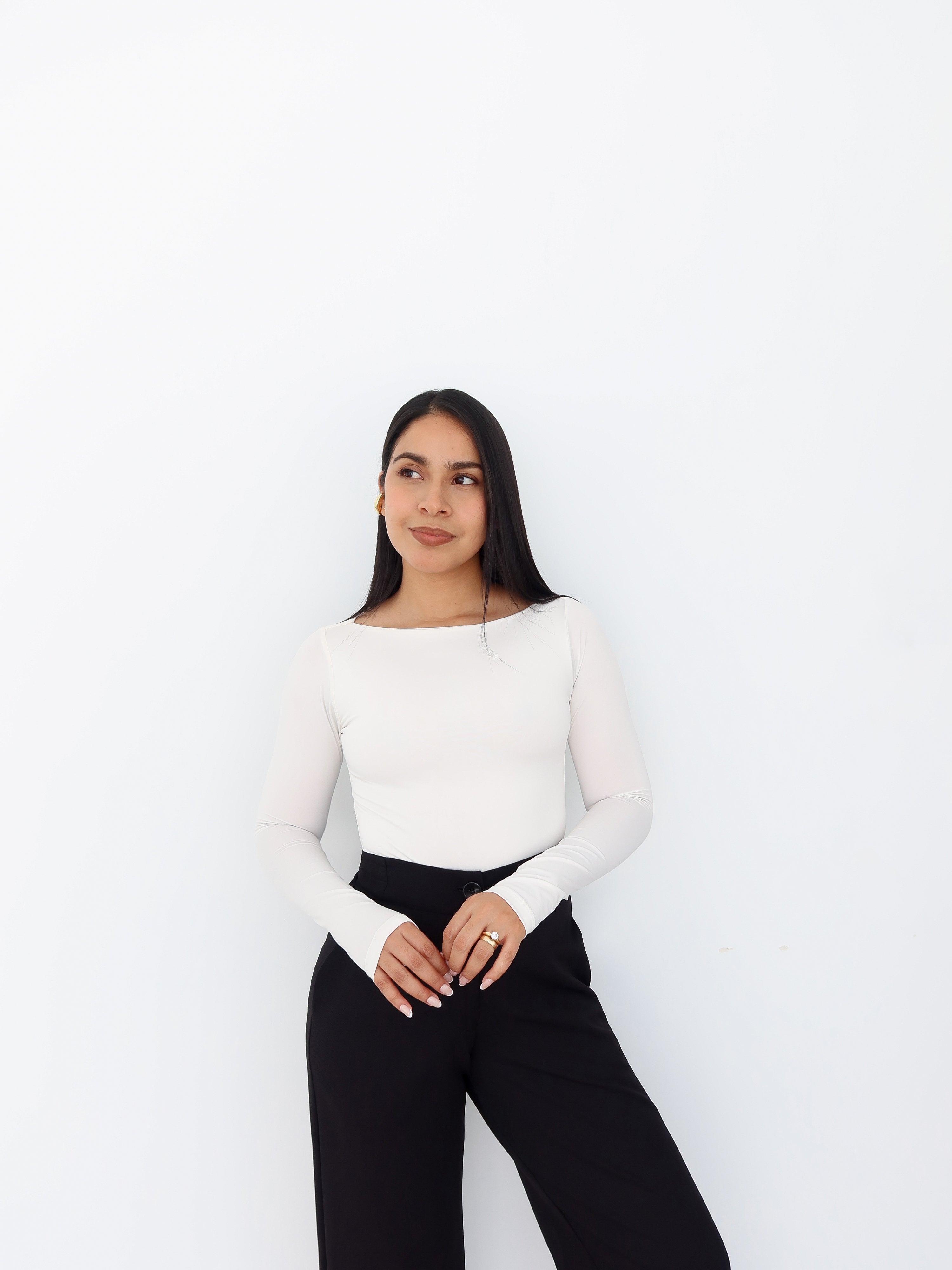 Top manga larga dana off white