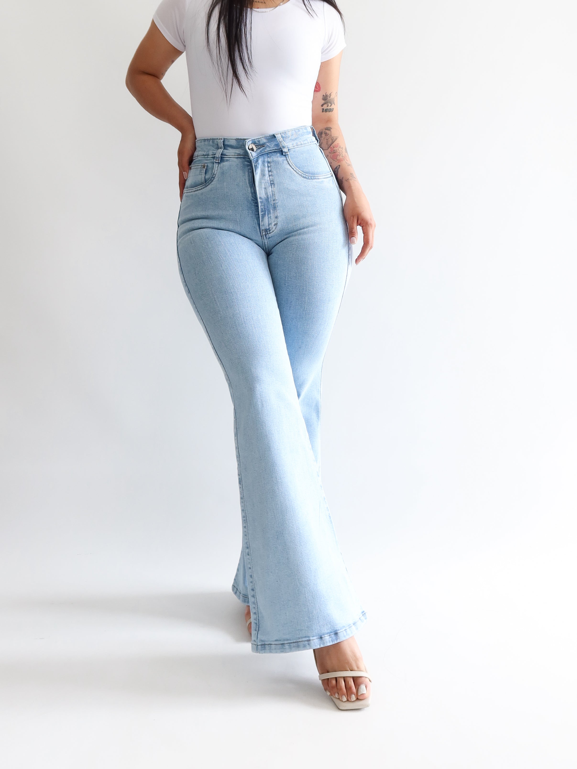Flare jeans regular azul hielo