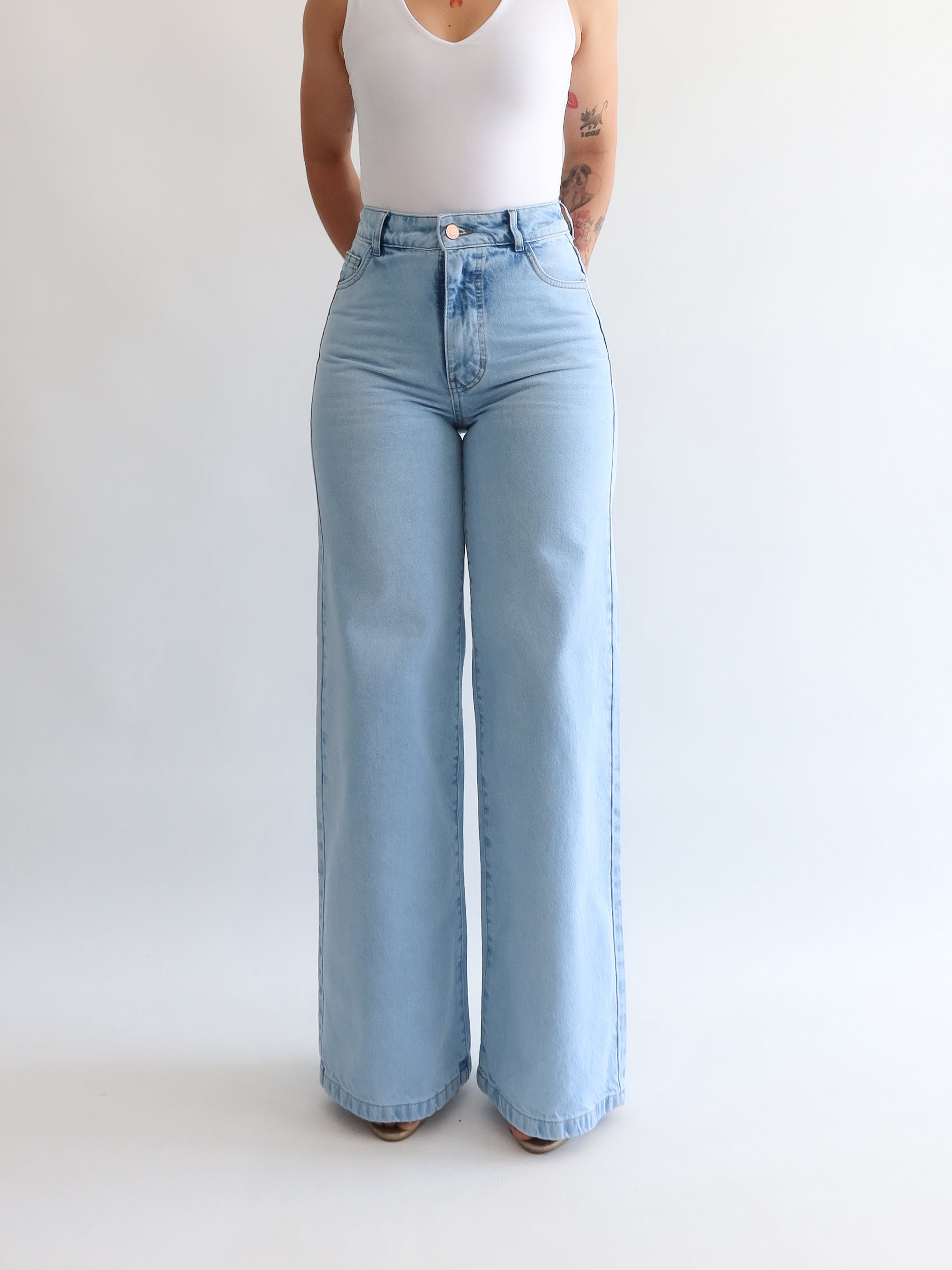 Wide leg jeans regular azul hielo