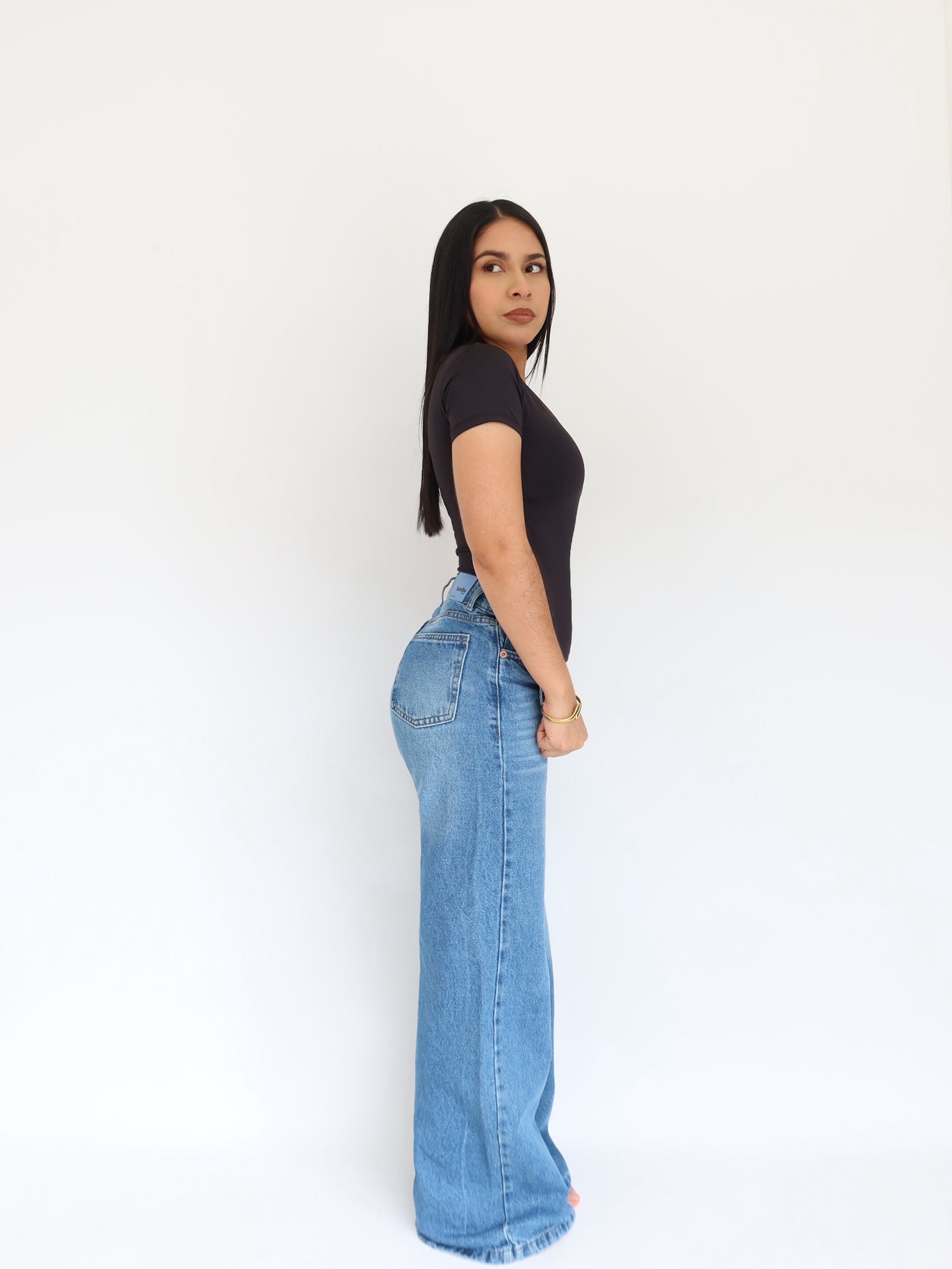 Camiseta sophie 2.0 negra | SKINFLEX