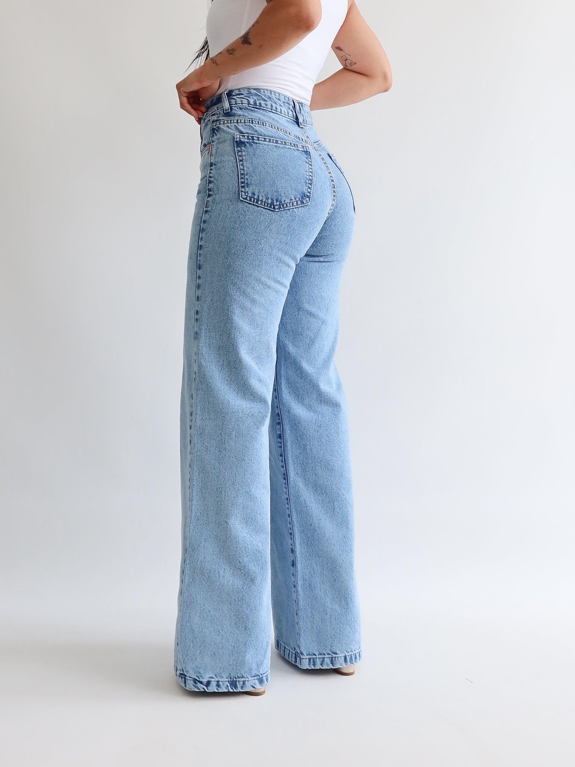 Wide leg jeans regular azul jaspeado