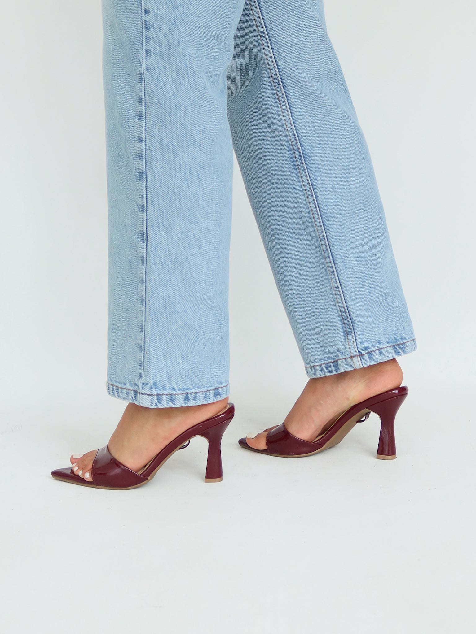 Mini mom straight jeans azul hielo