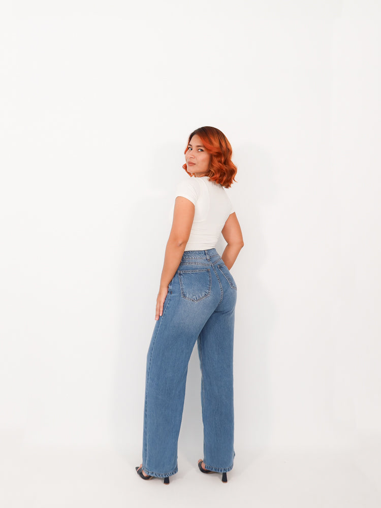 Wide leg regular jeans liviano azul medio