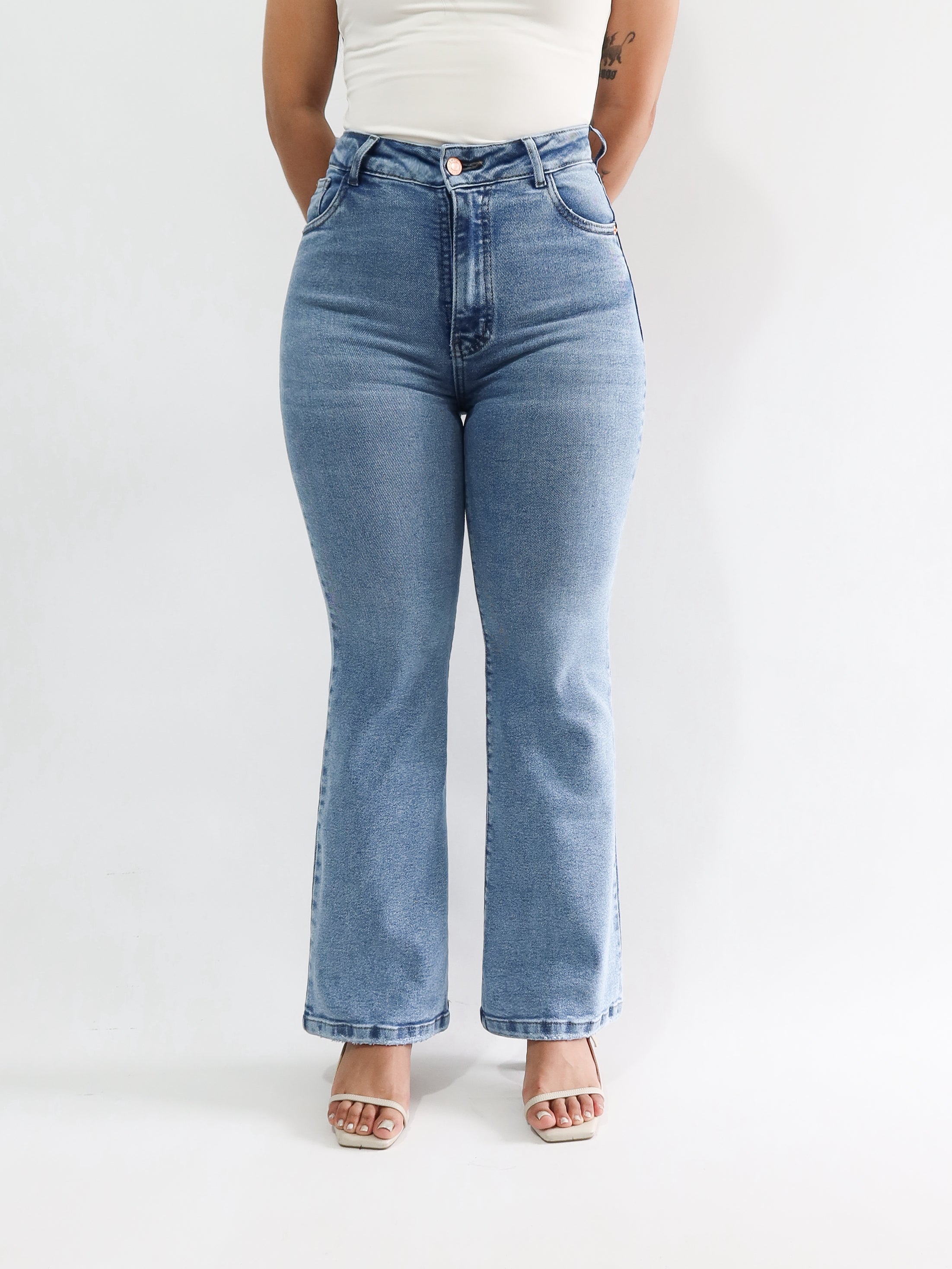 Mini bootcut jeans bigotes azul claro