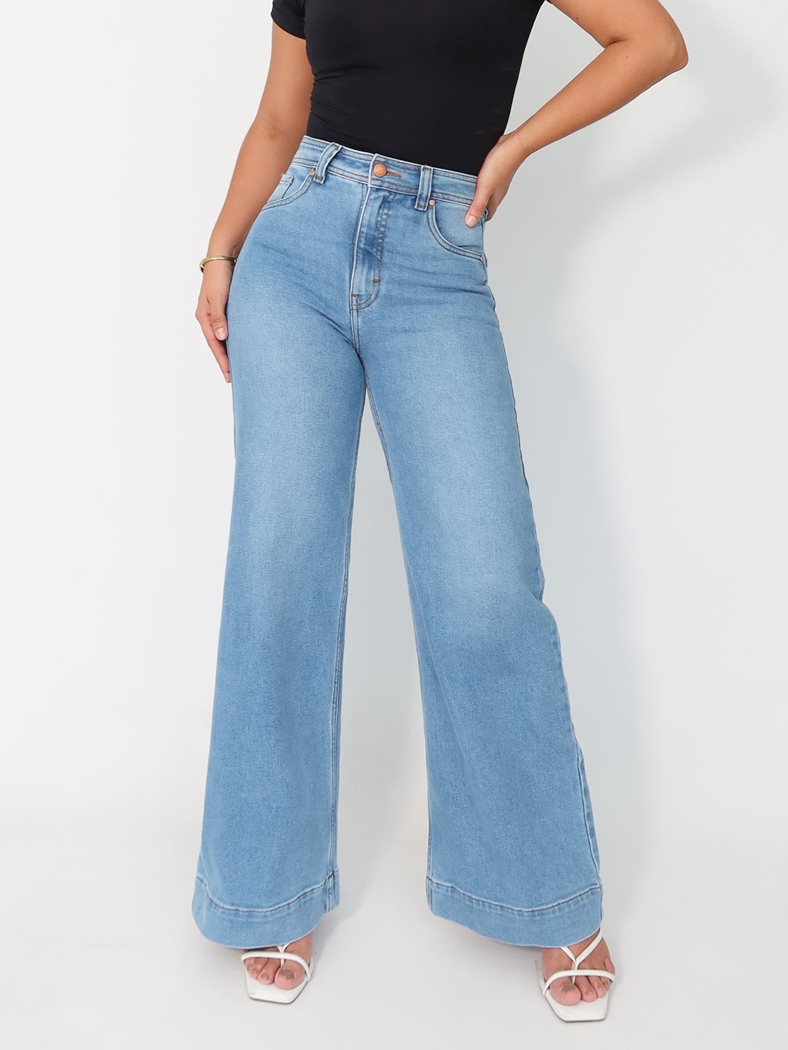 Wide leg regular jeans stretch azul claro