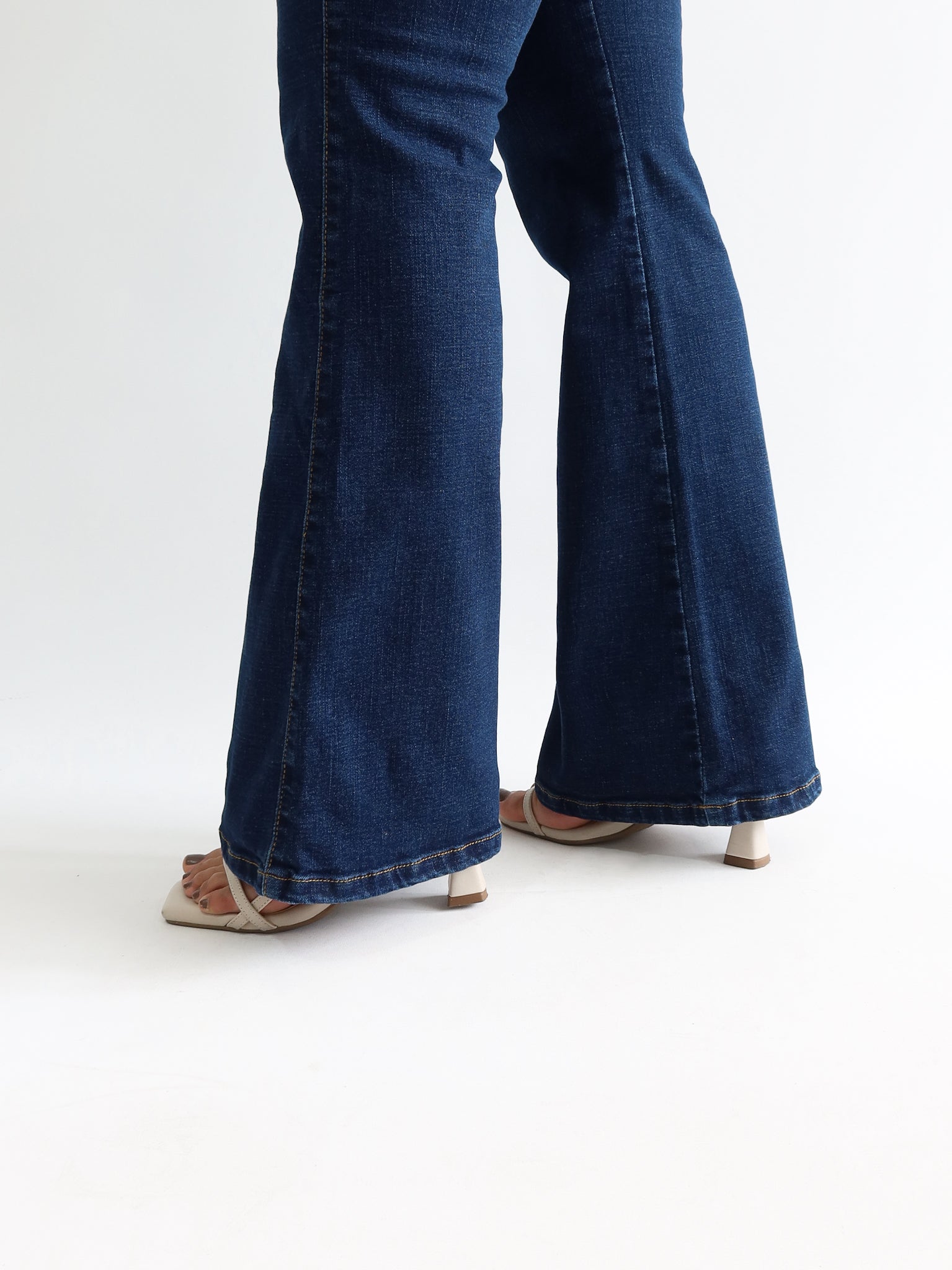 Bootcut jeans regular bigote azul oscuro