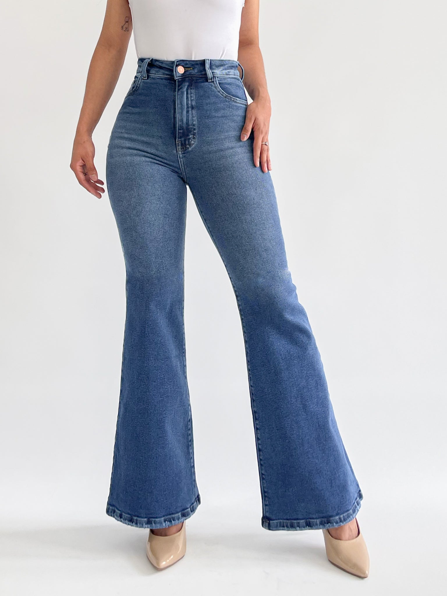 Flare regular jeans azul jaspeado