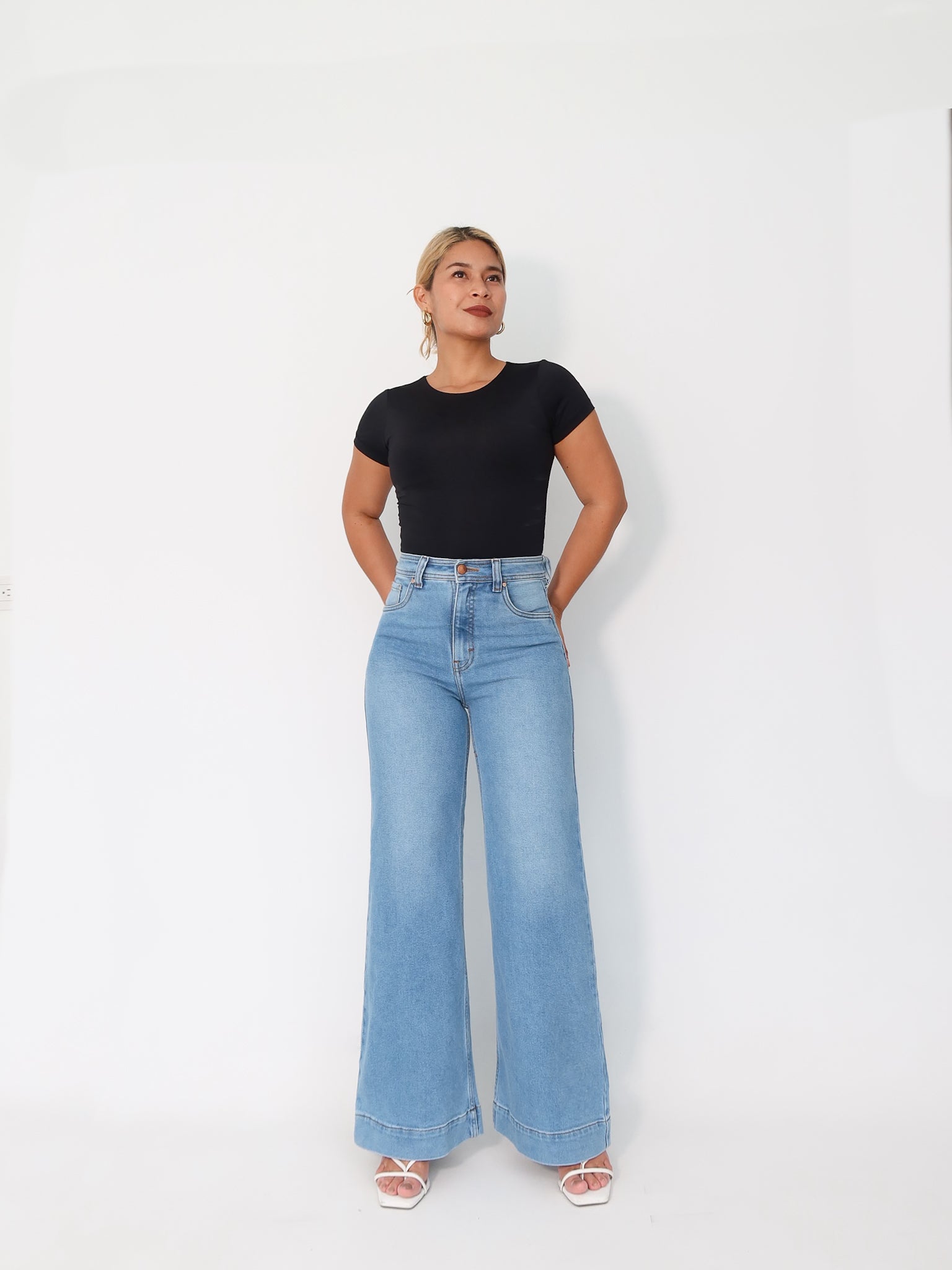 Wide leg regular jeans stretch azul claro