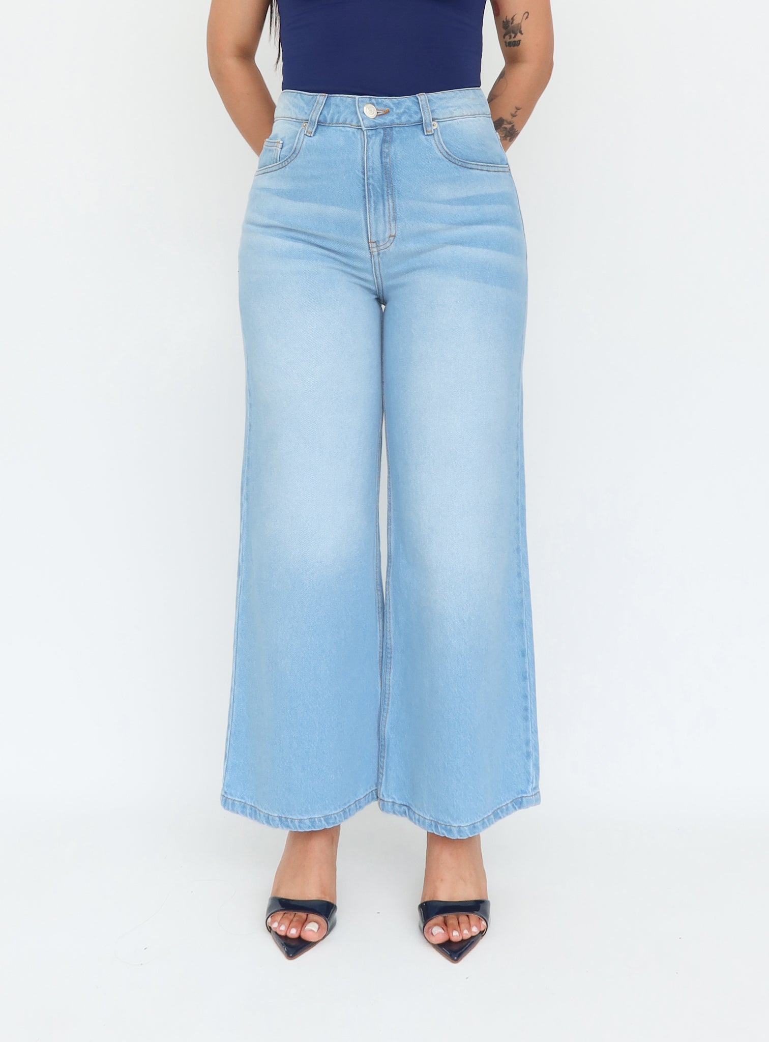 Mini wide leg jeans azul claro