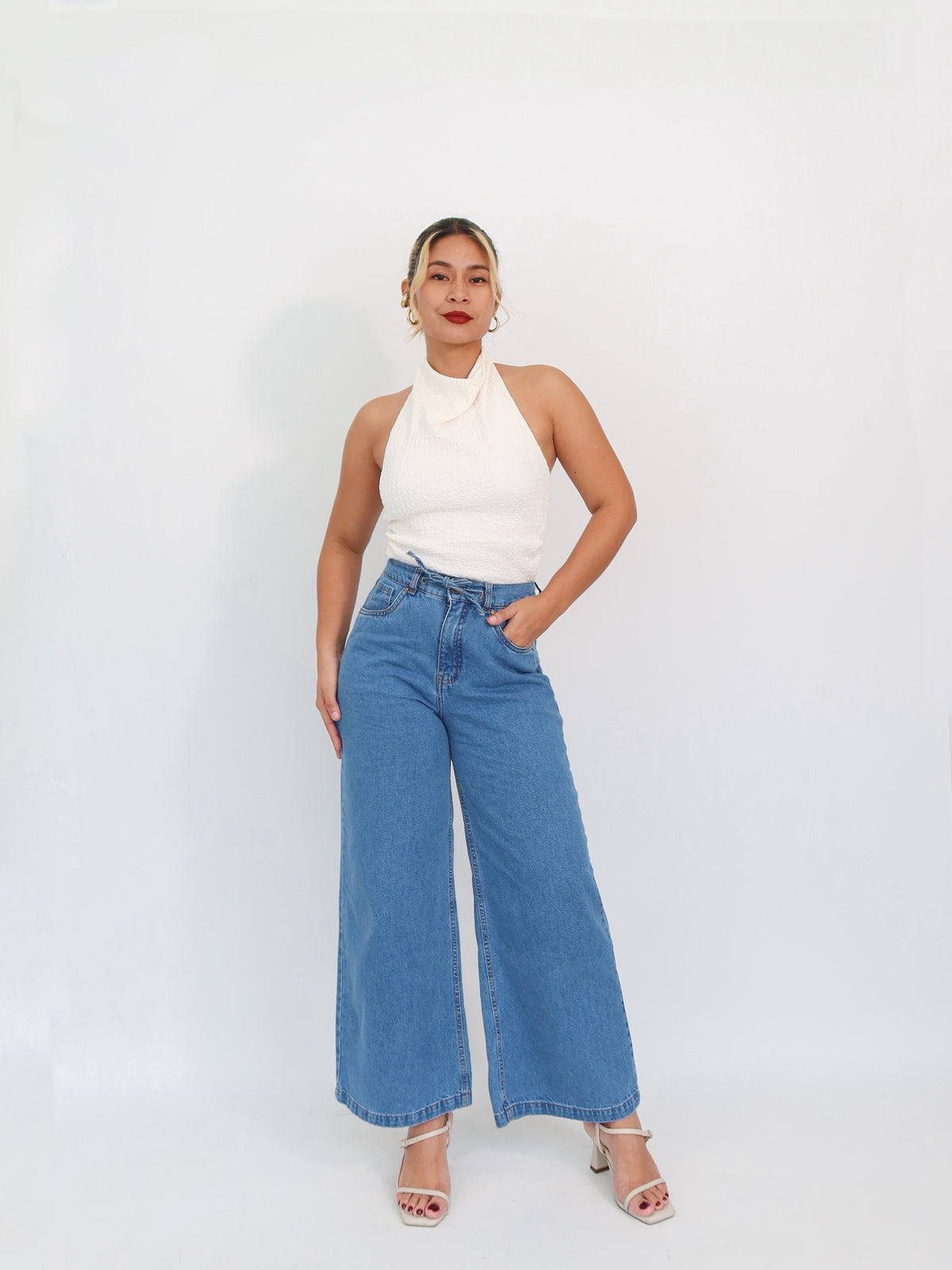 Mini wide leg jeans con cordón azul medio