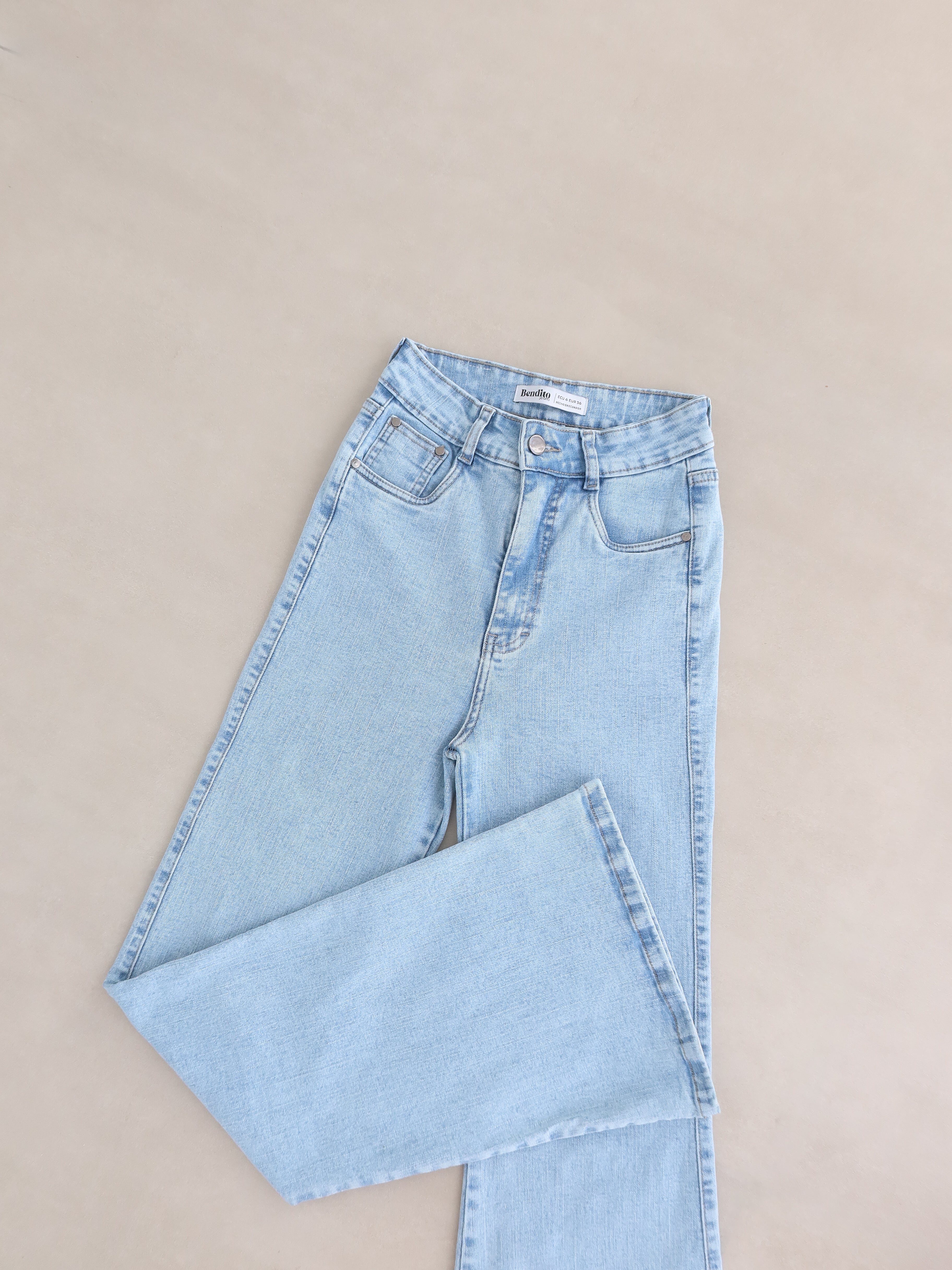 Flare jeans regular azul hielo