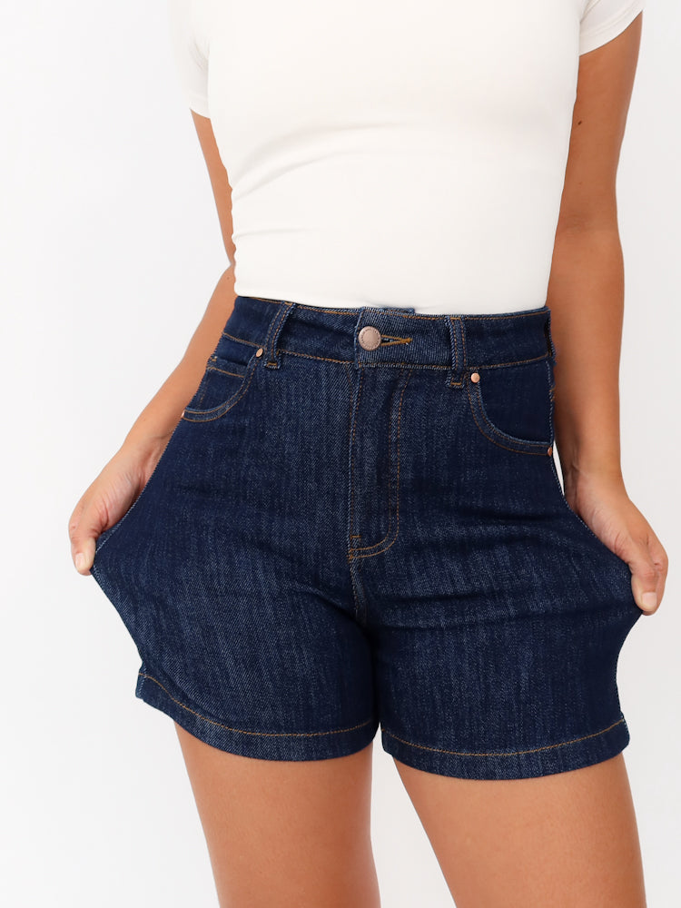 Short tiro alto jeans azul oscuro