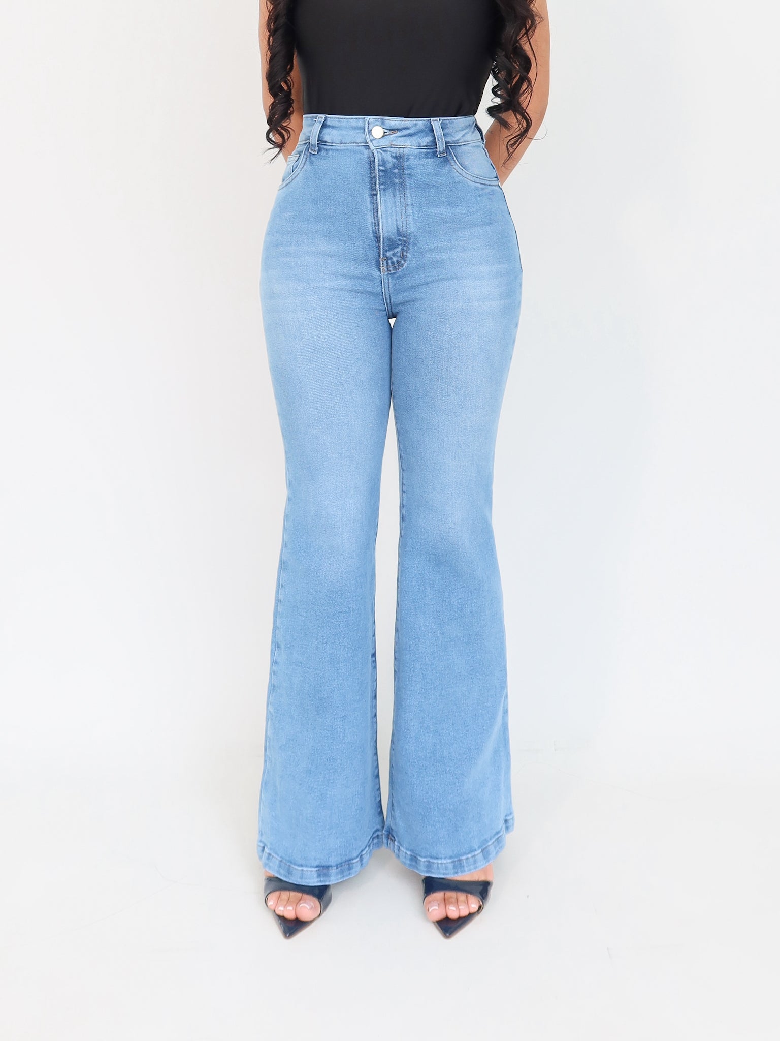 Flare regular jeans azul claro