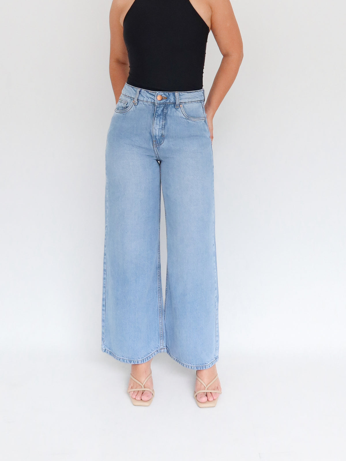 Mini wide leg jeans liviano azul medio