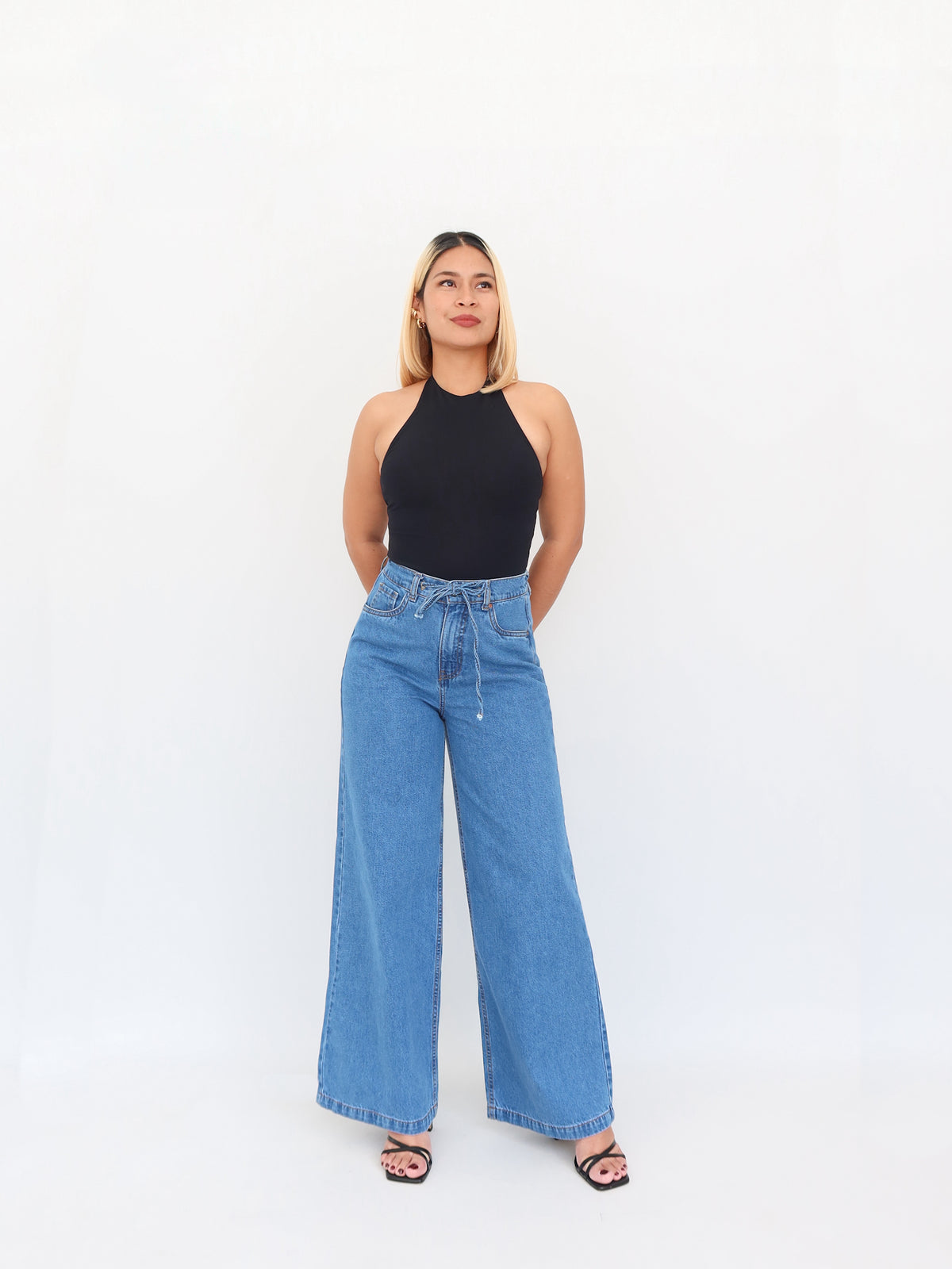 Wide leg jeans con cordón regular azul medio