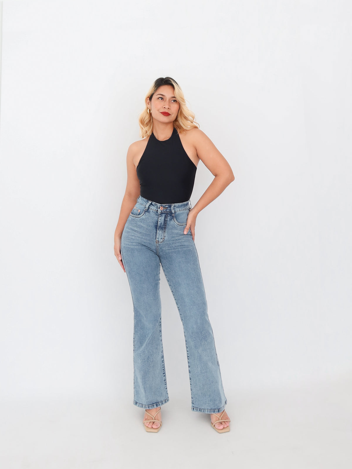Bootcut regular jeans bigotes azul medio