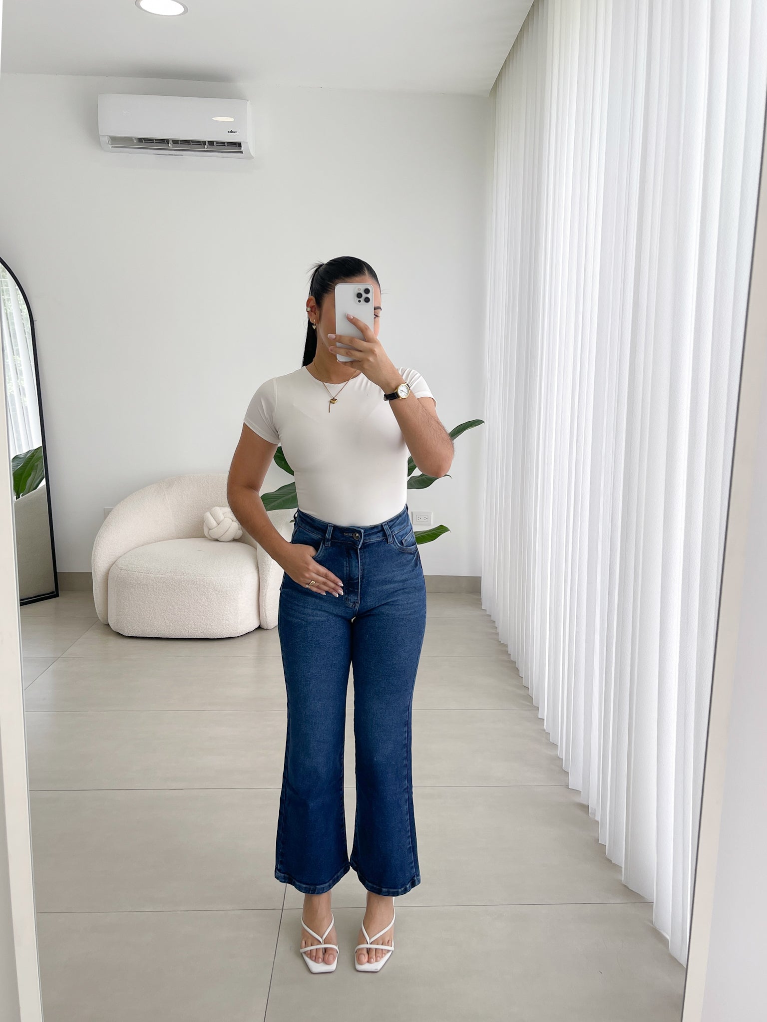 Mini bootcut jeans clásico bigotes azul