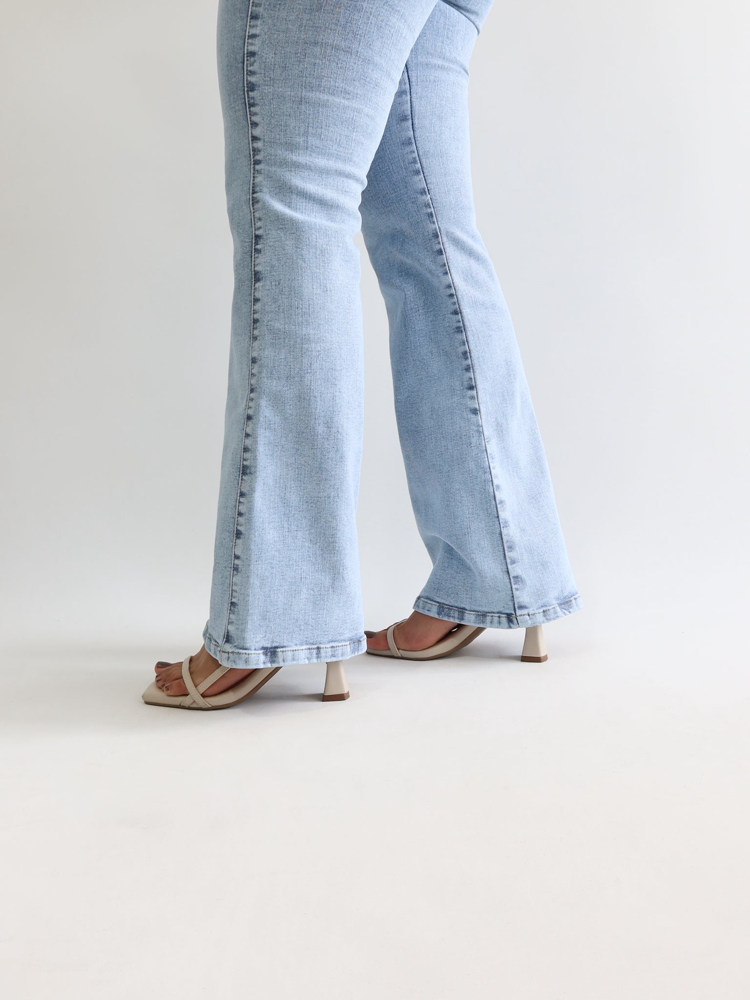 Bootcut jeans regular bigote azul hielo
