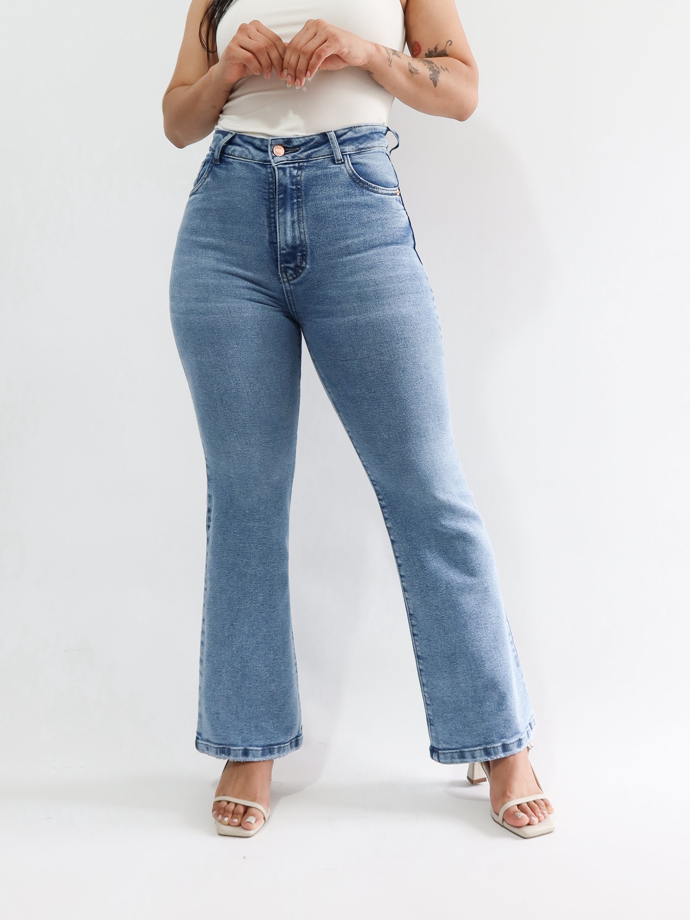 Mini bootcut jeans bigotes azul claro