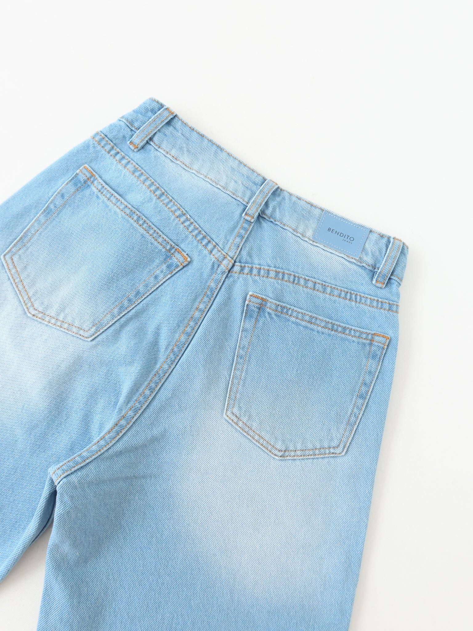 Mini wide leg jeans azul claro