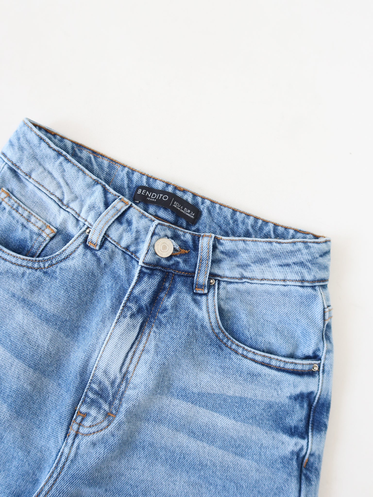 Wide leg regular jeans azul claro