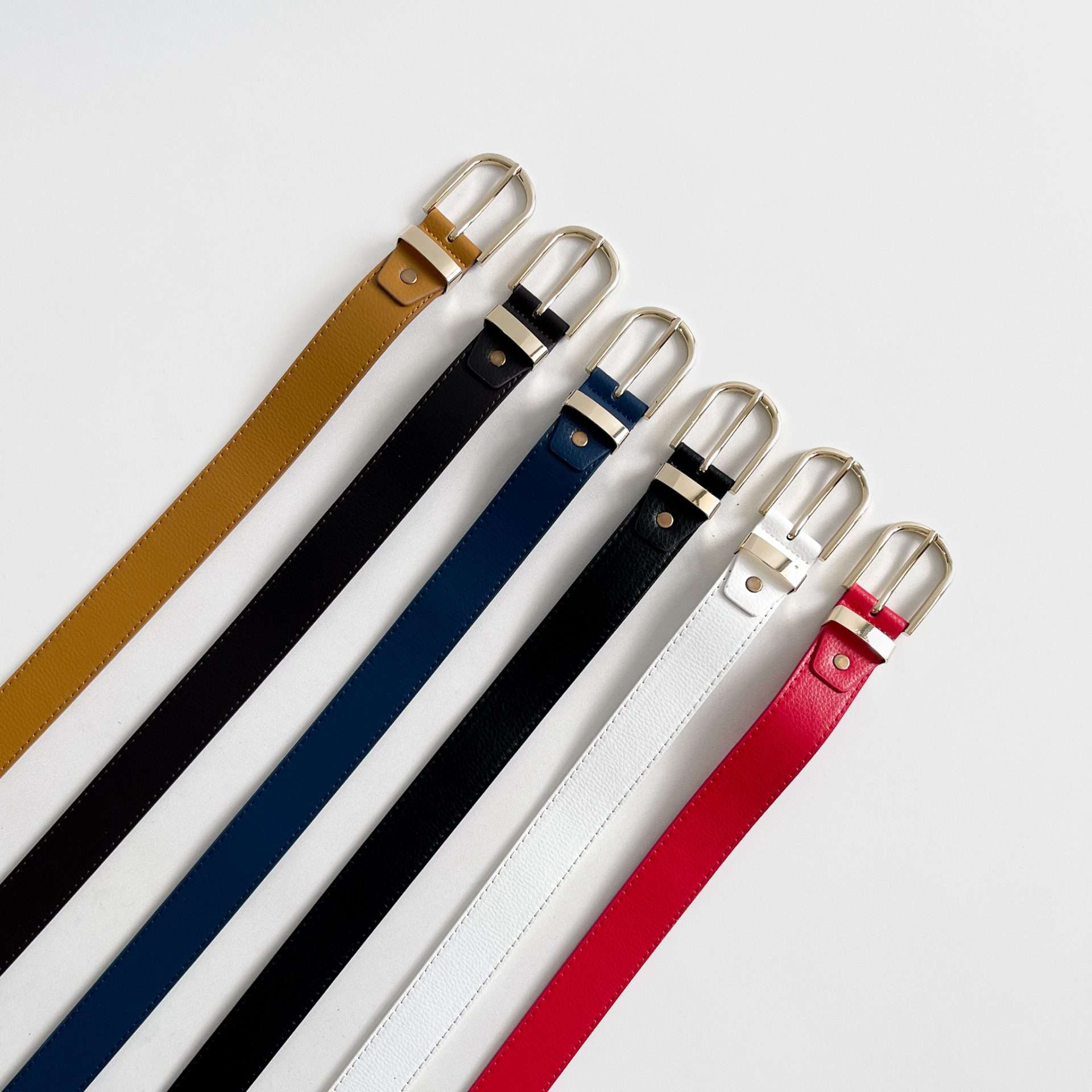 Cinturon hebilla y pasador dorado