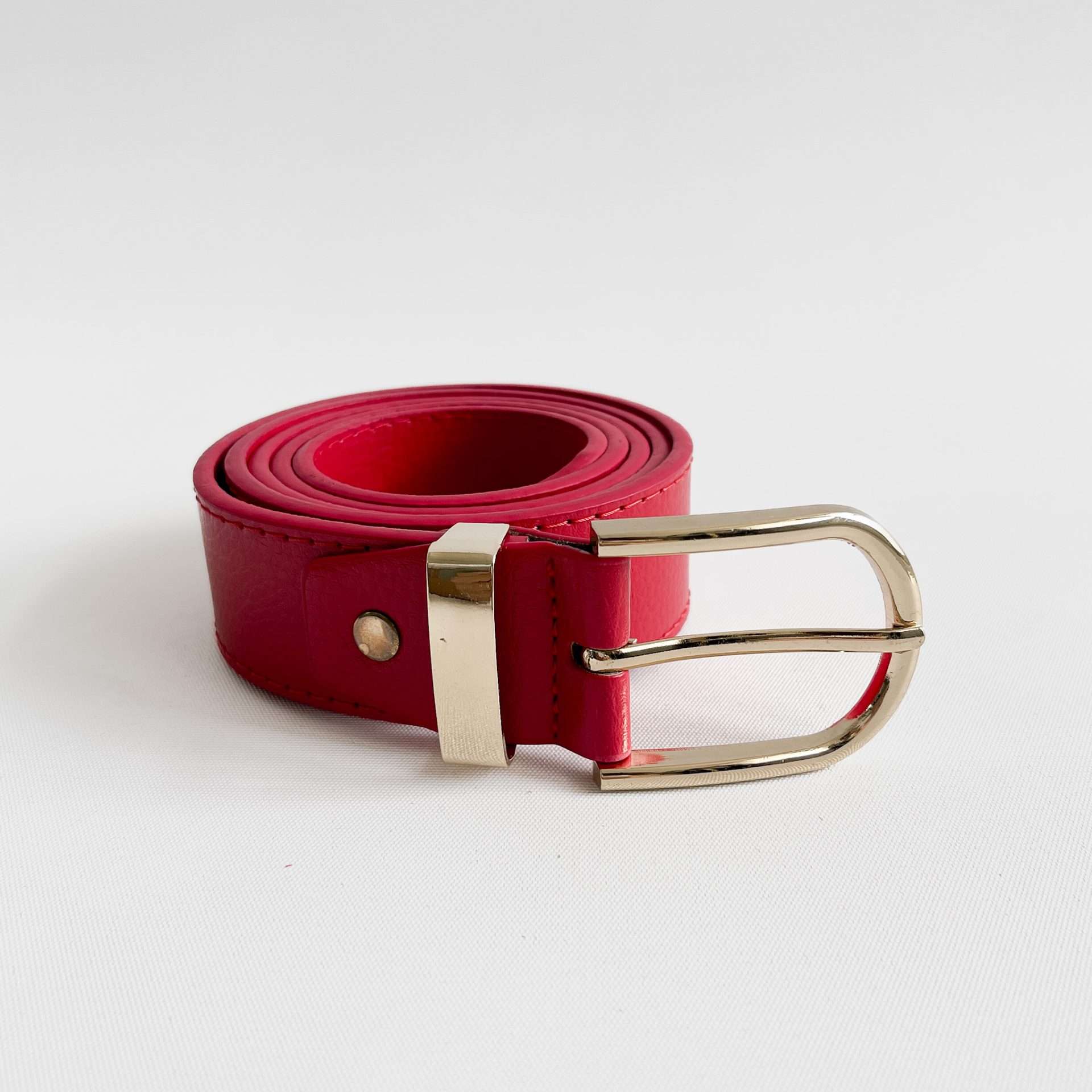 Cinturon hebilla y pasador dorado