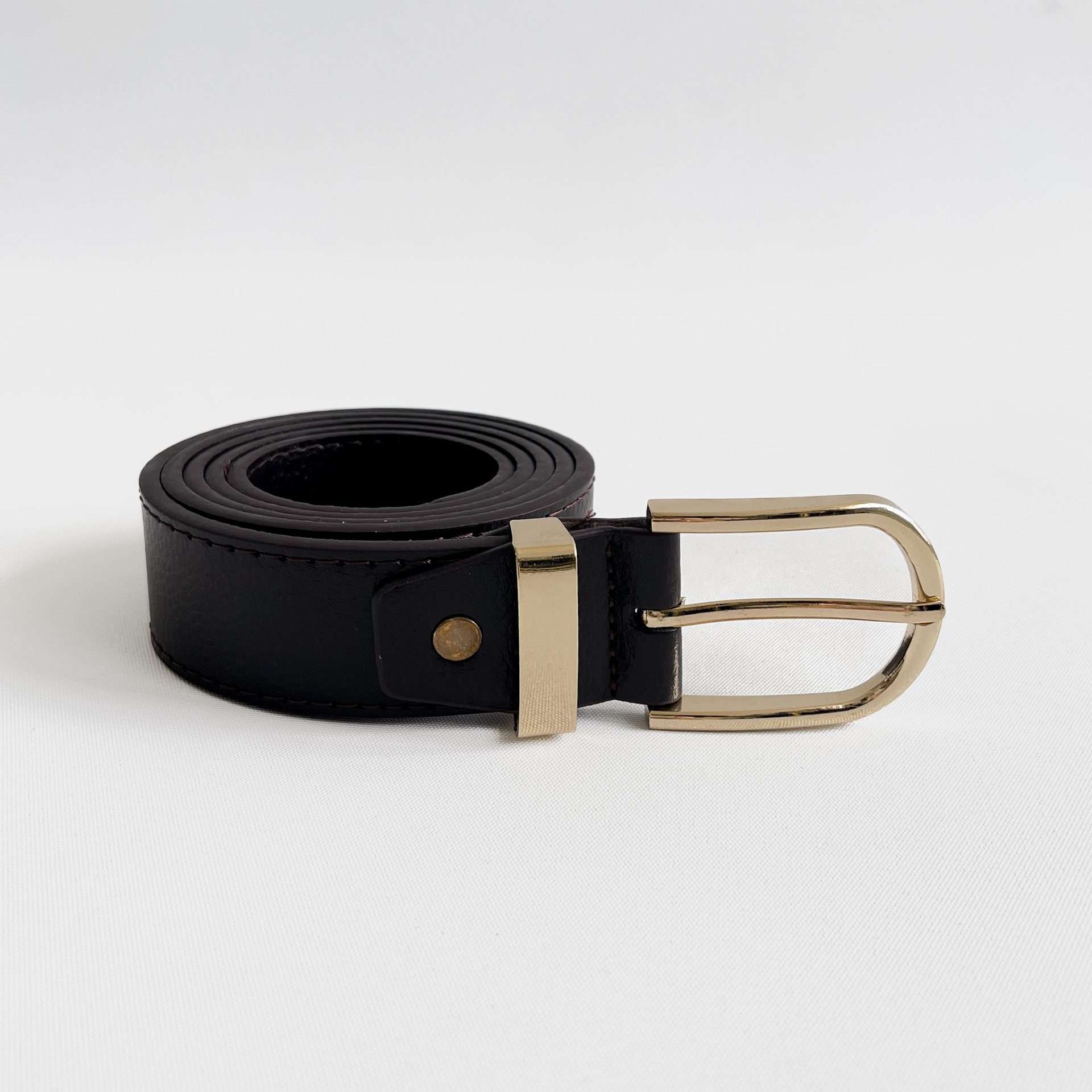 Cinturon hebilla y pasador dorado