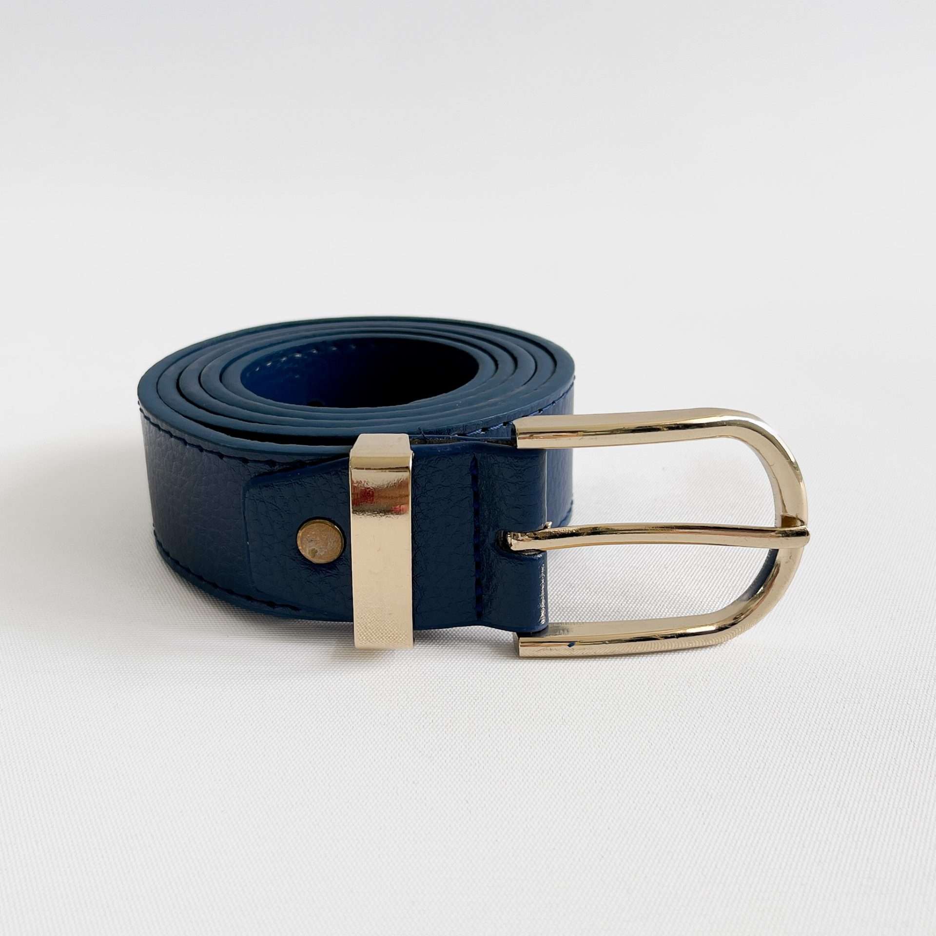 Cinturon hebilla y pasador dorado