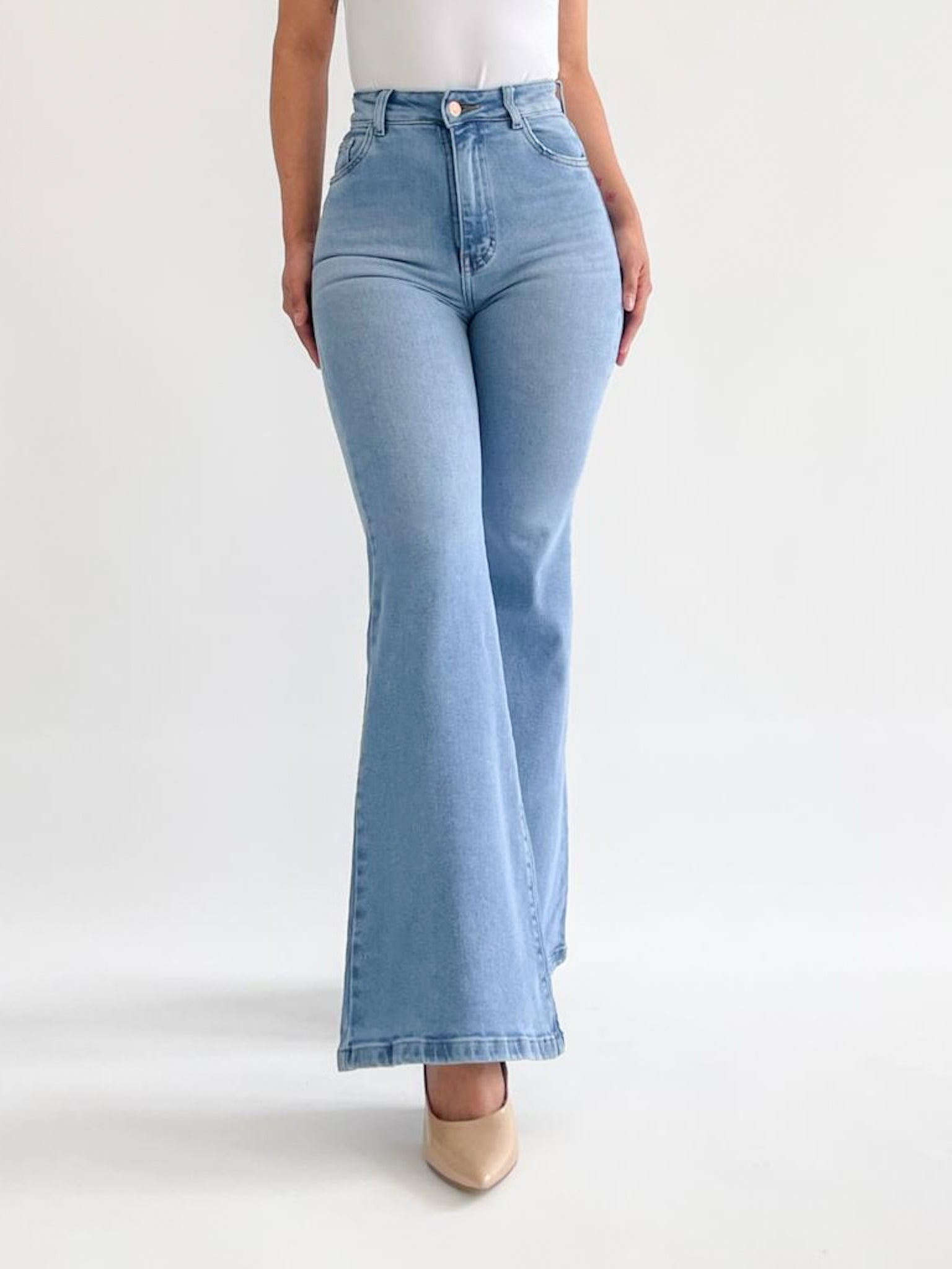 Flare regular jeans azul claro