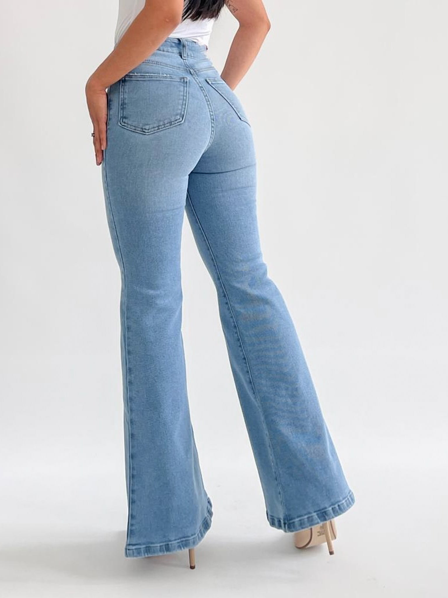 Flare regular jeans azul claro