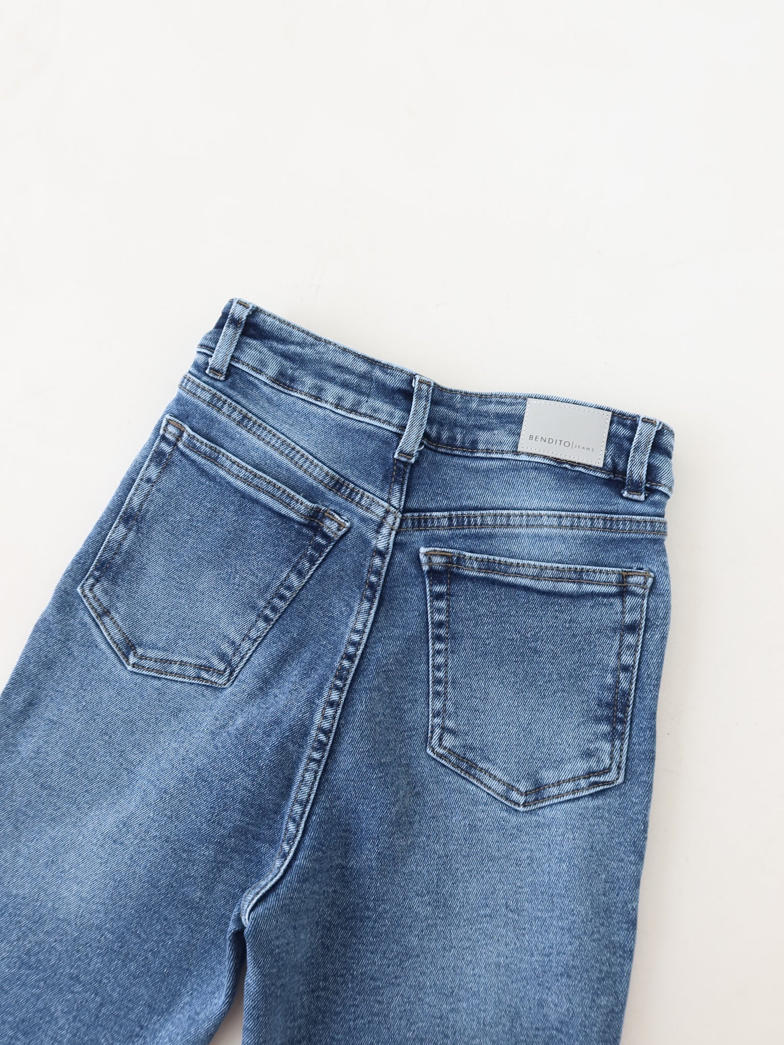 Flare regular jeans azul jaspeado