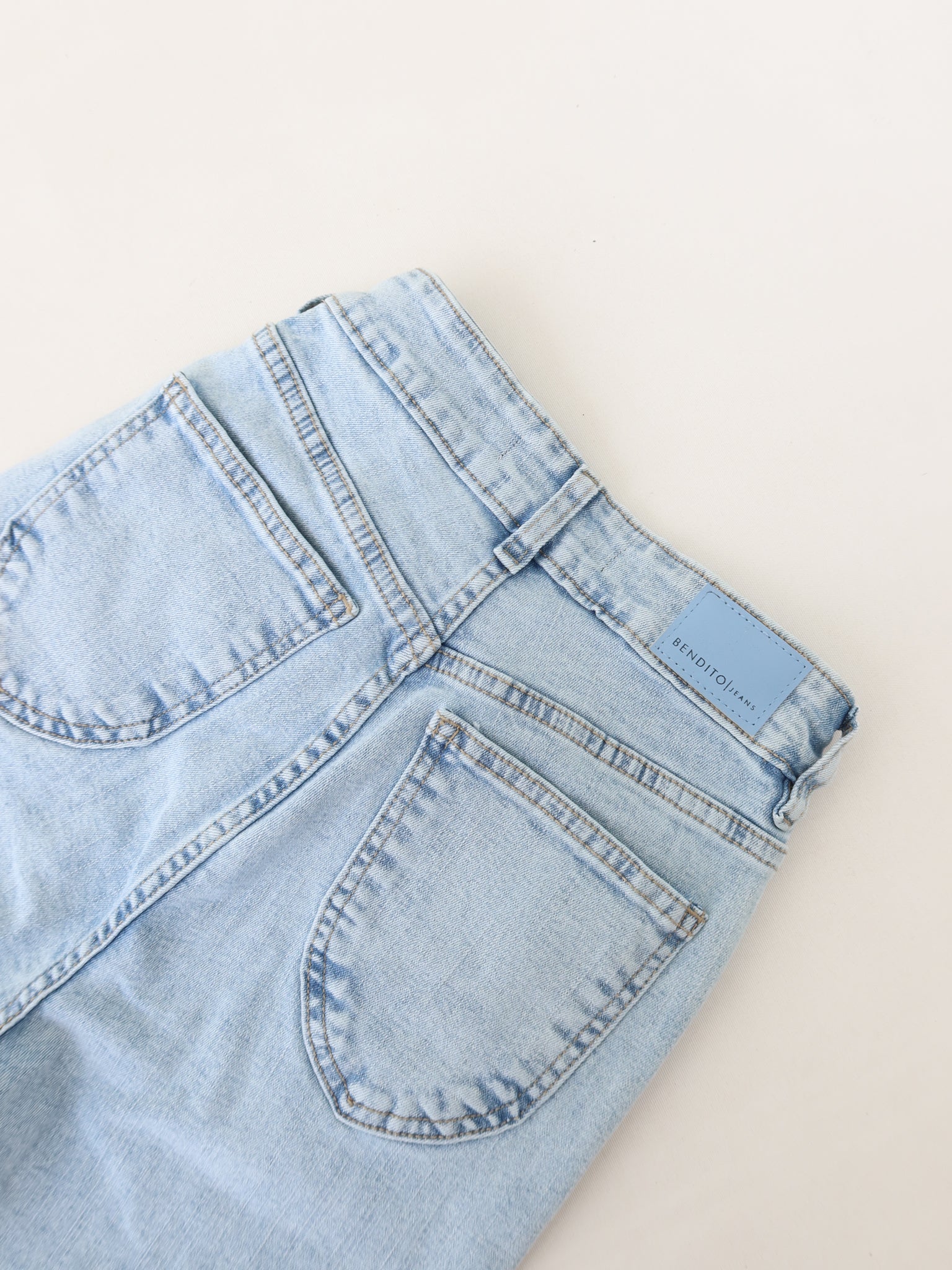 Bootcut regular jeans azul hielo