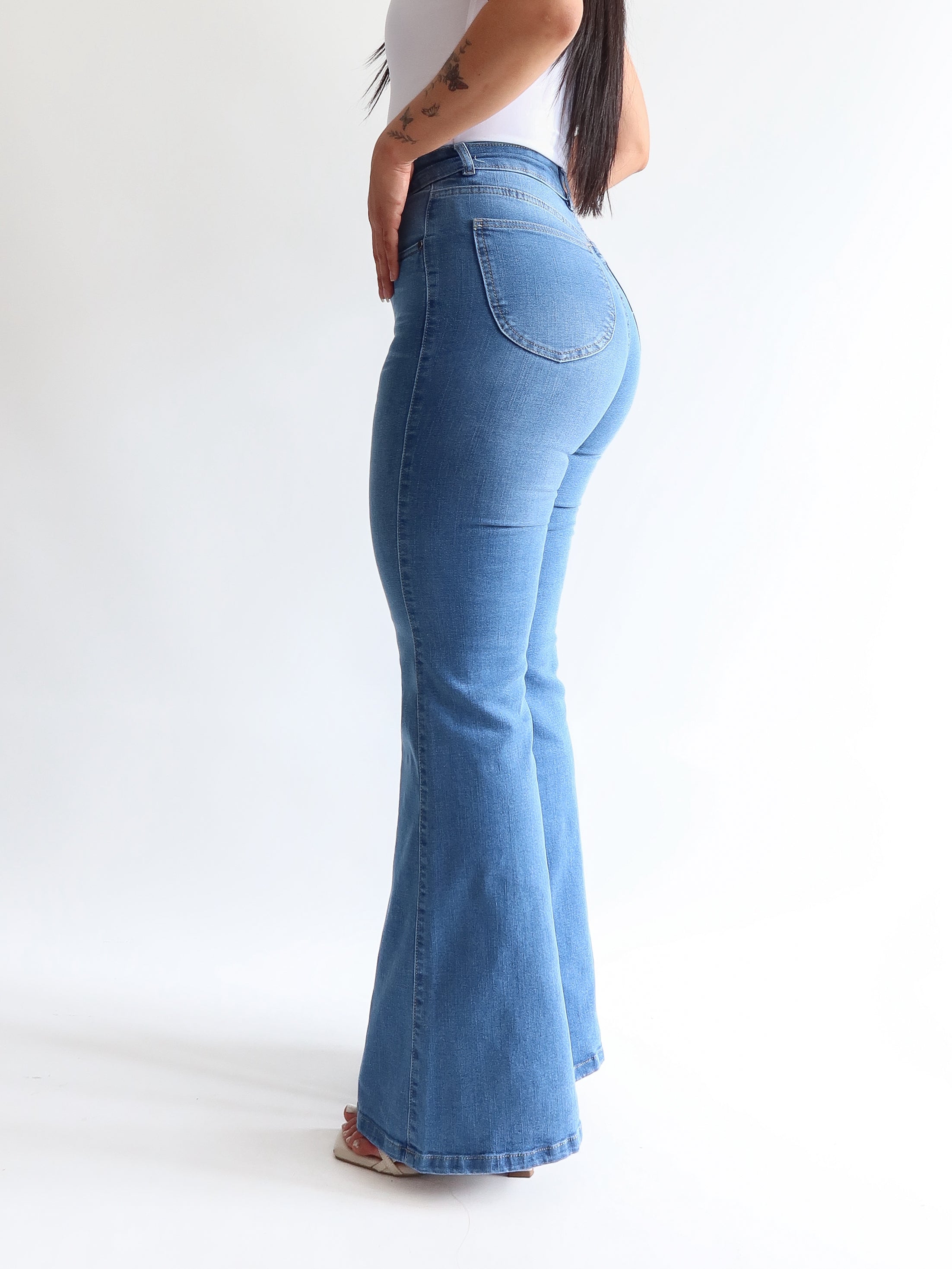 Flare jeans regular azul medio