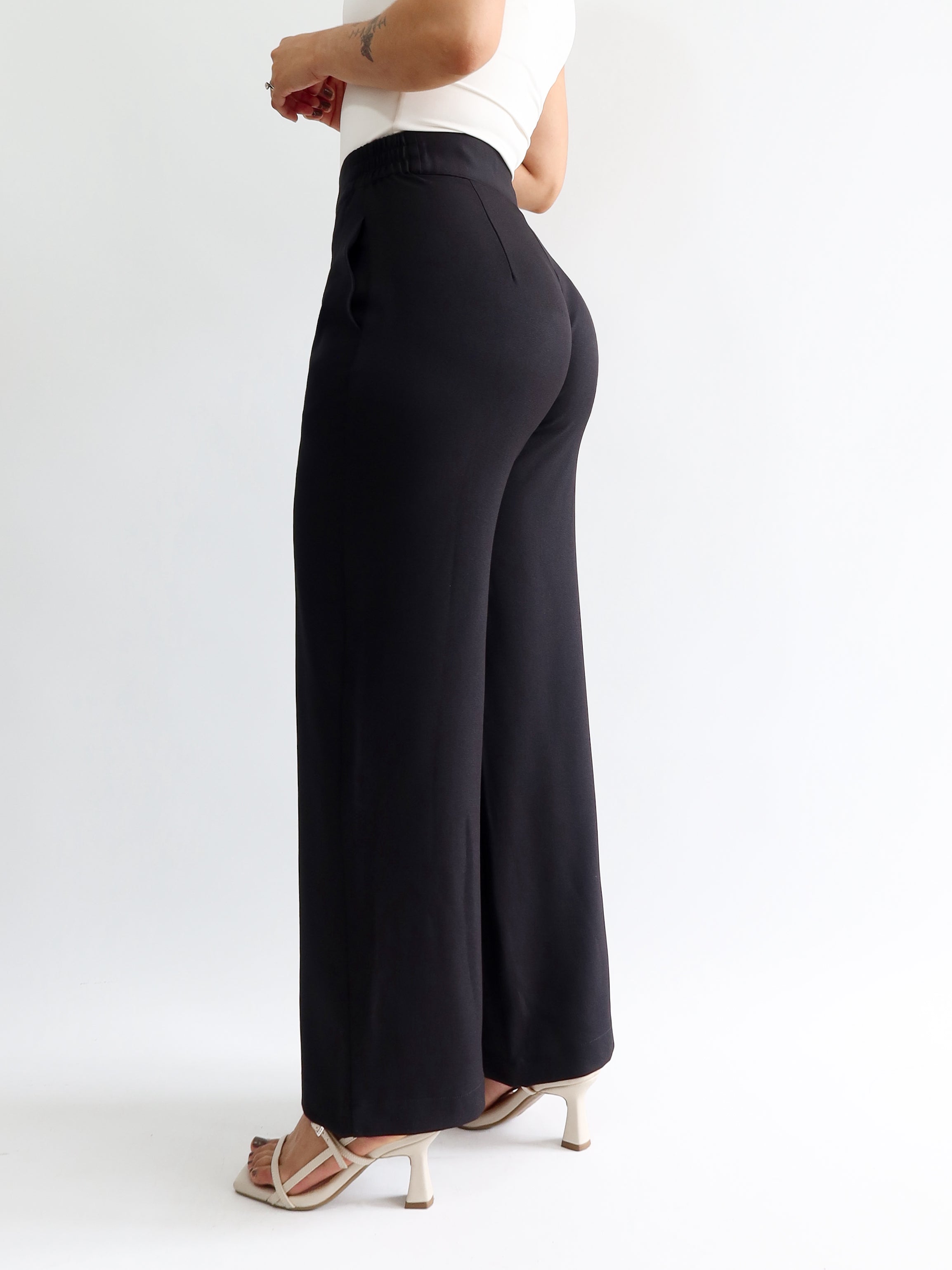 Straight pants elástico midi negro