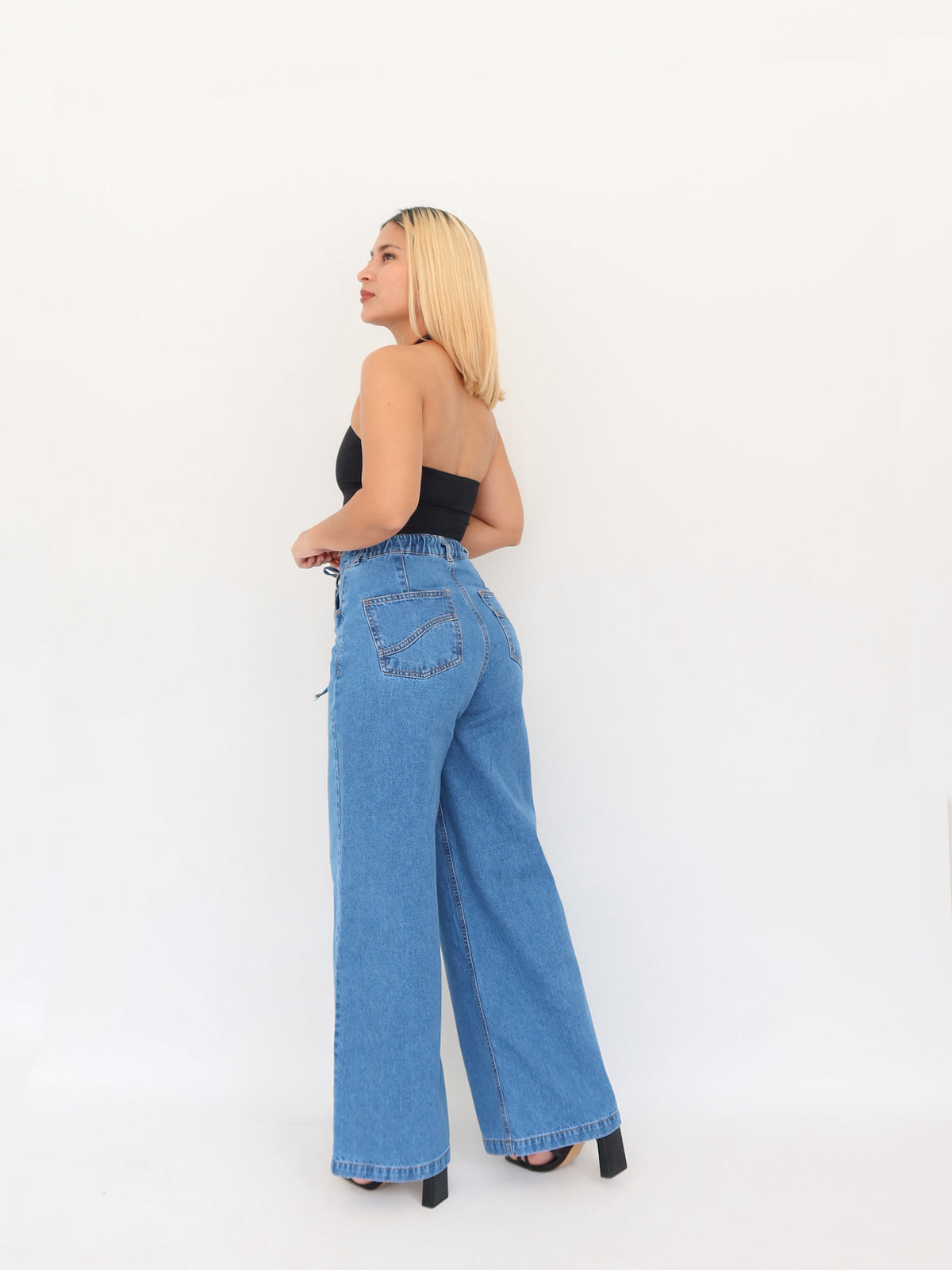 Wide leg jeans con cordón regular azul medio