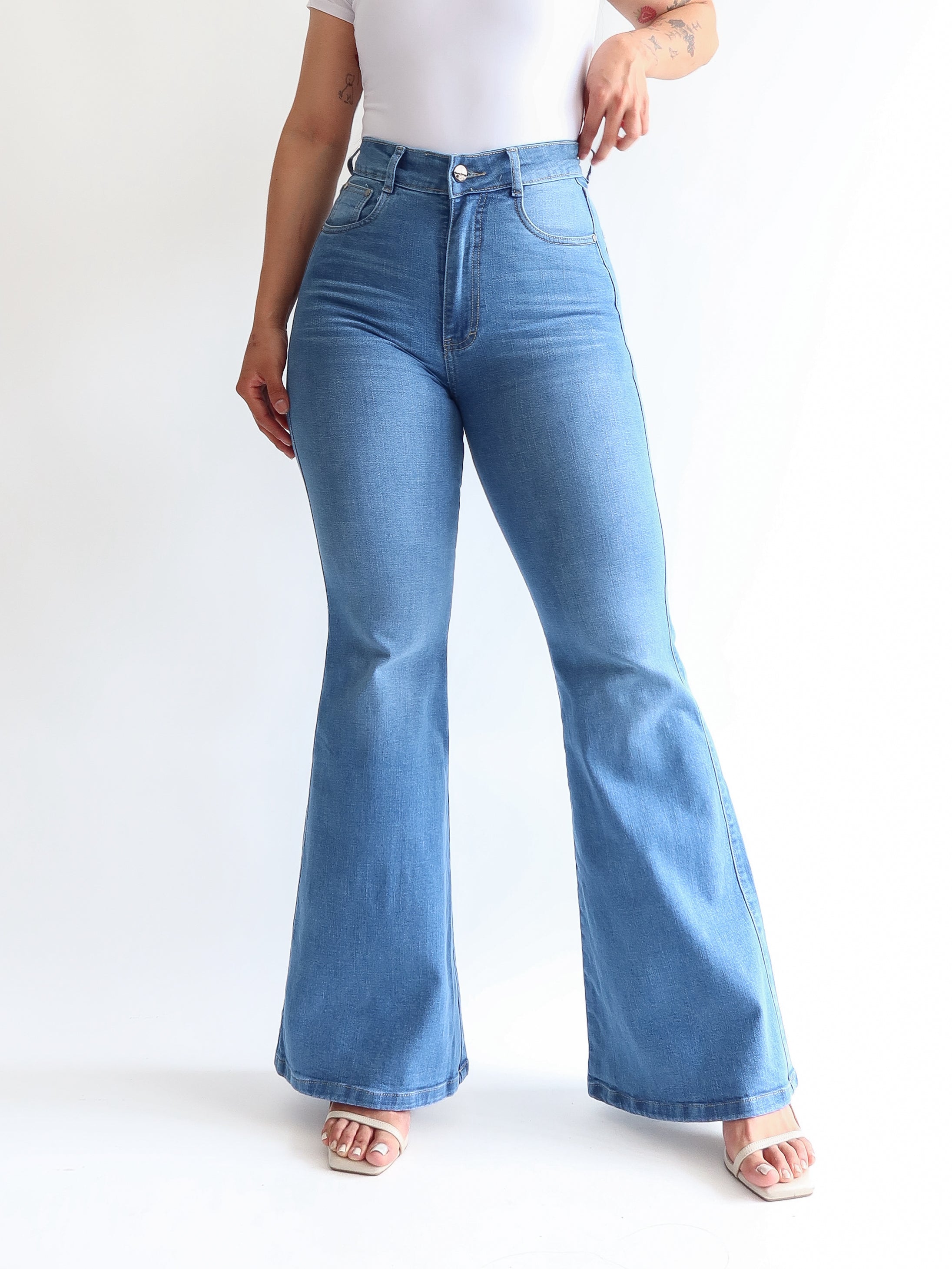 Flare jeans regular azul medio