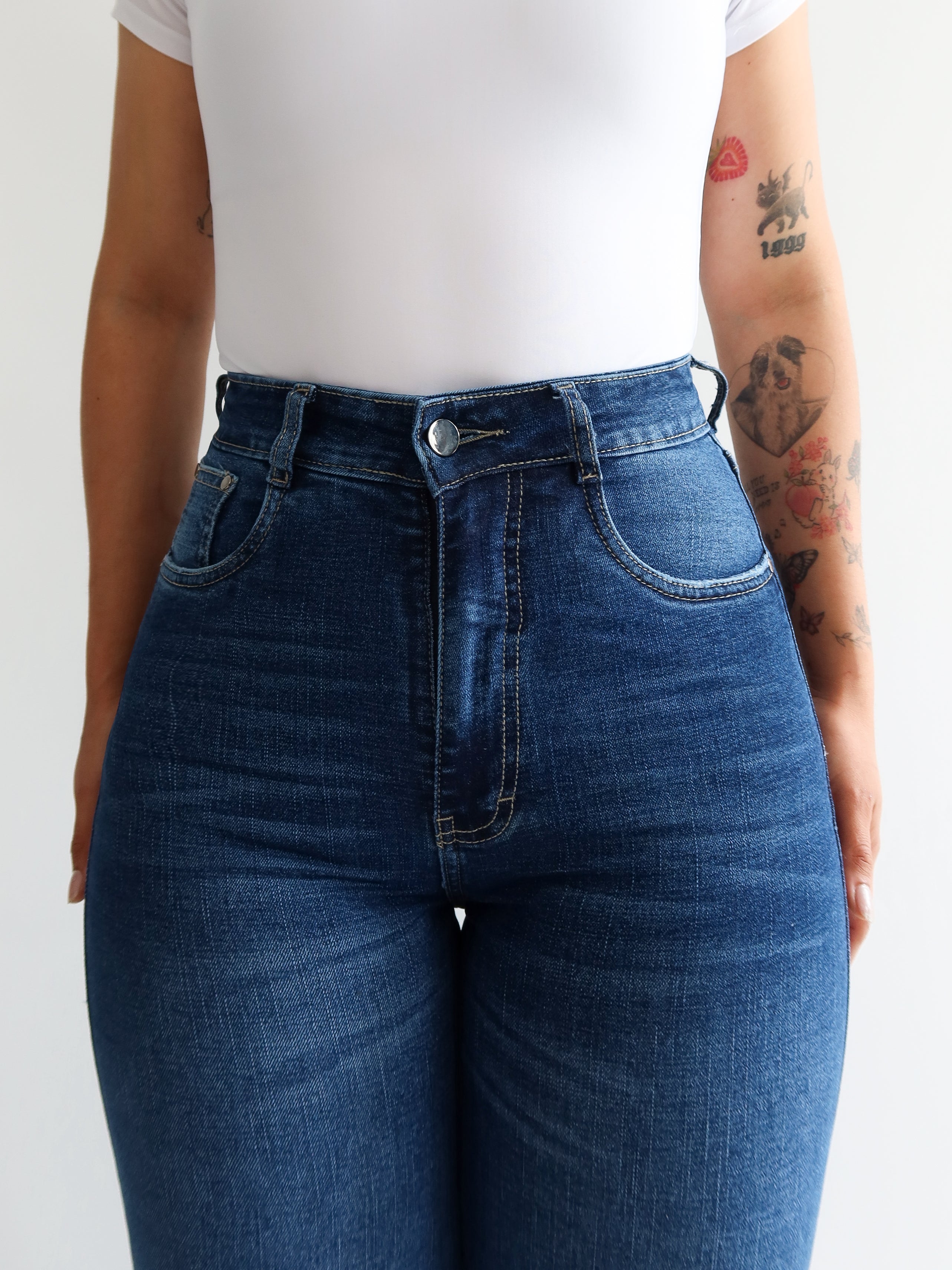 Flare jeans regular azul rasgado
