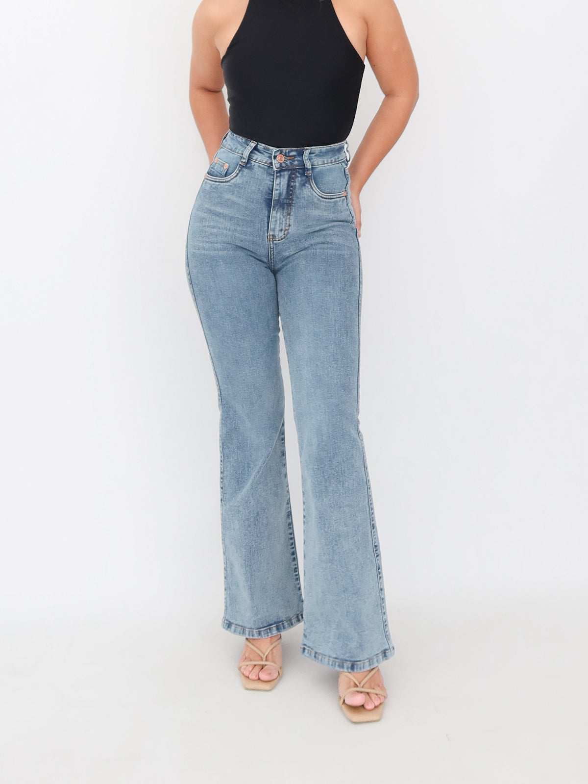 Bootcut regular jeans bigotes azul medio
