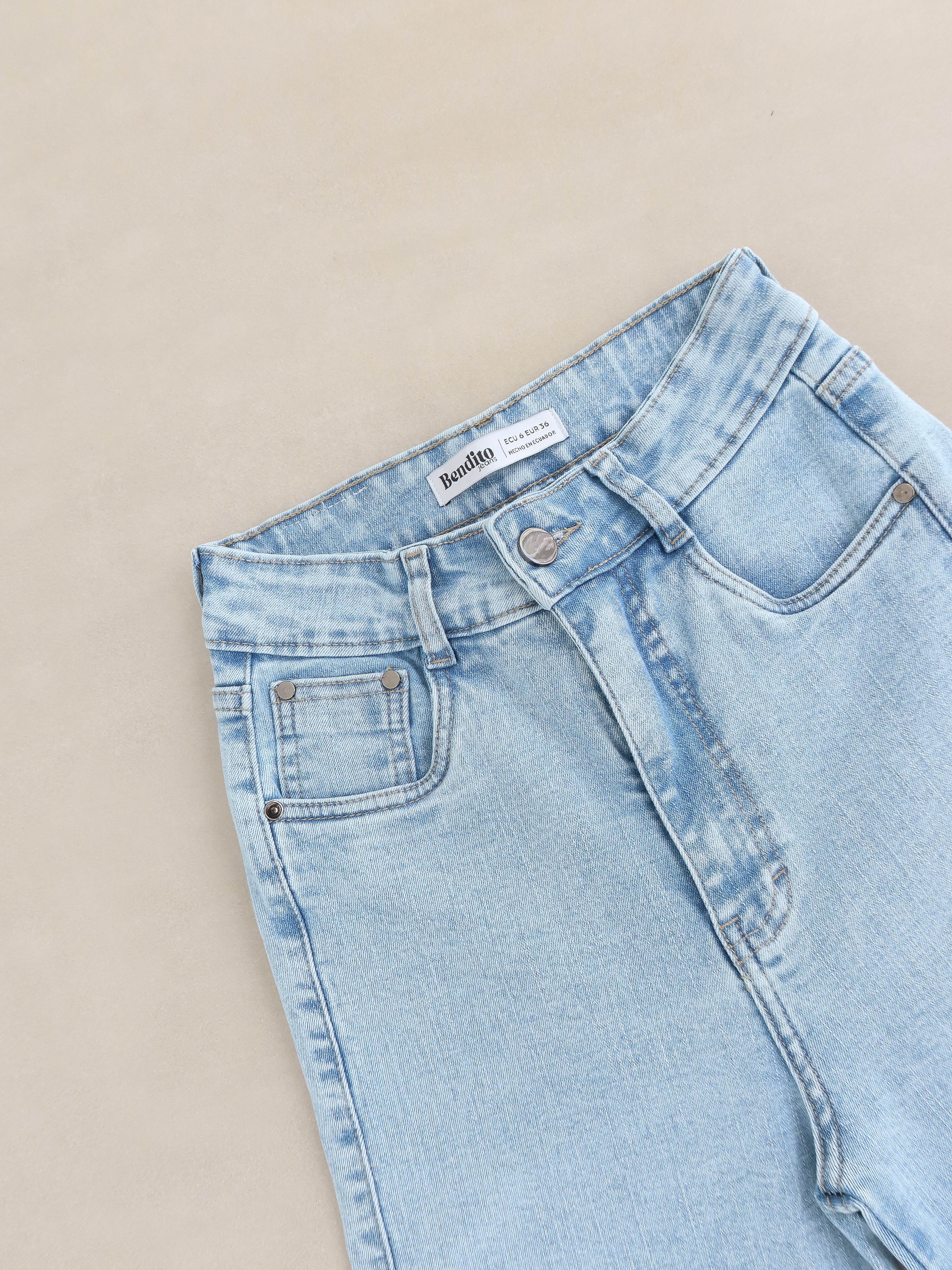 Flare jeans regular azul hielo