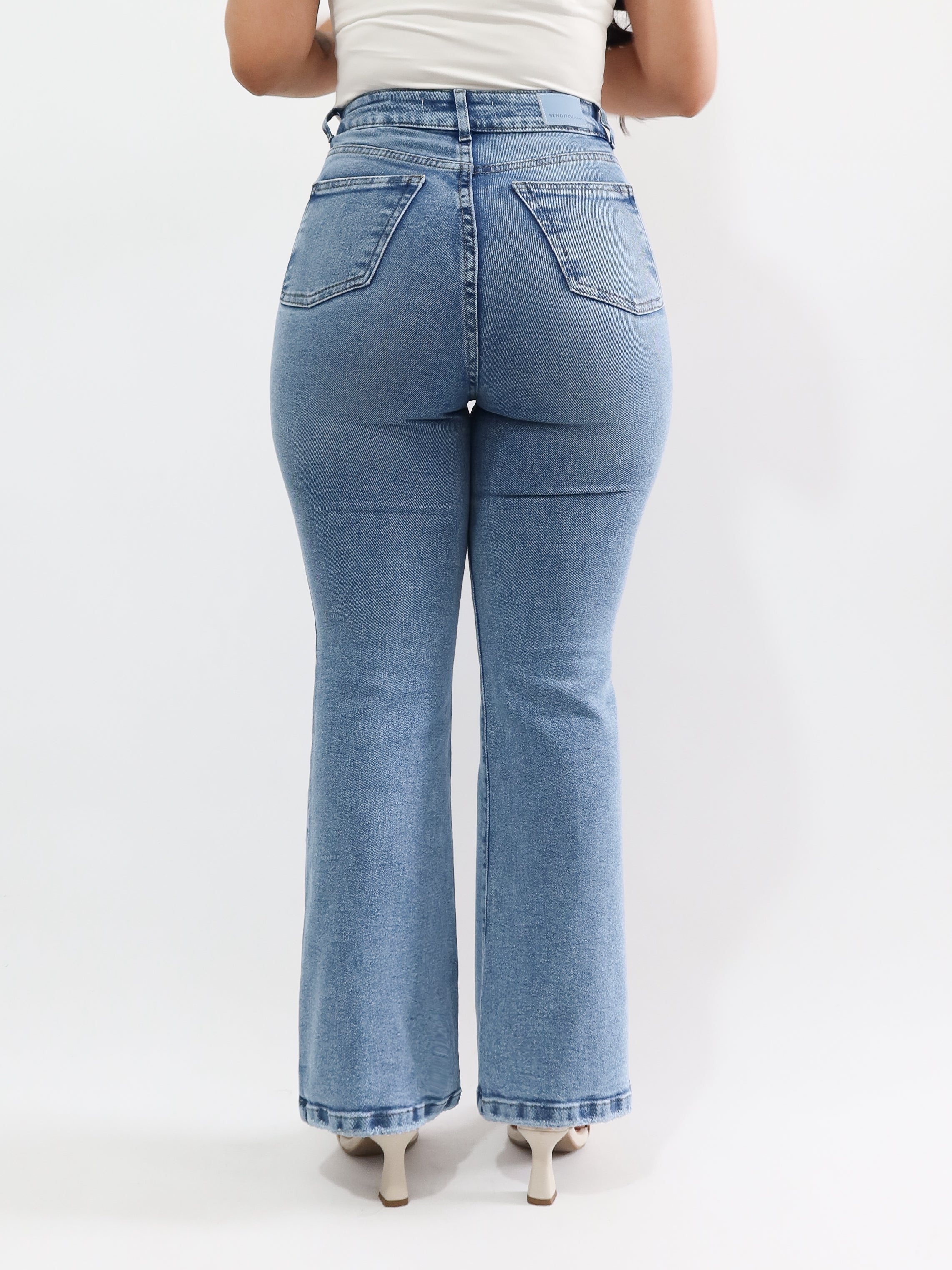 Mini bootcut jeans bigotes azul claro