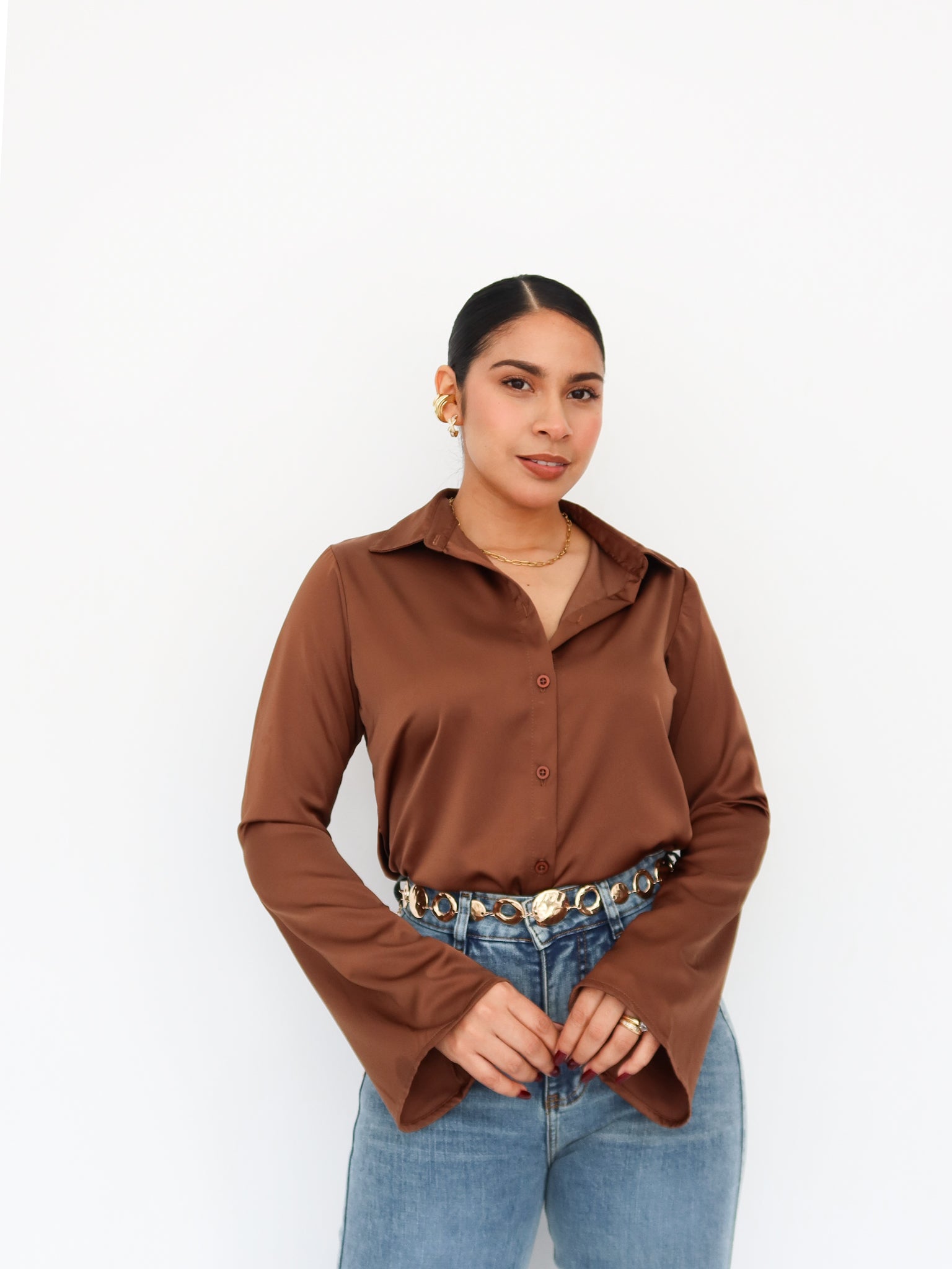 Camisa satinada manga campana café
