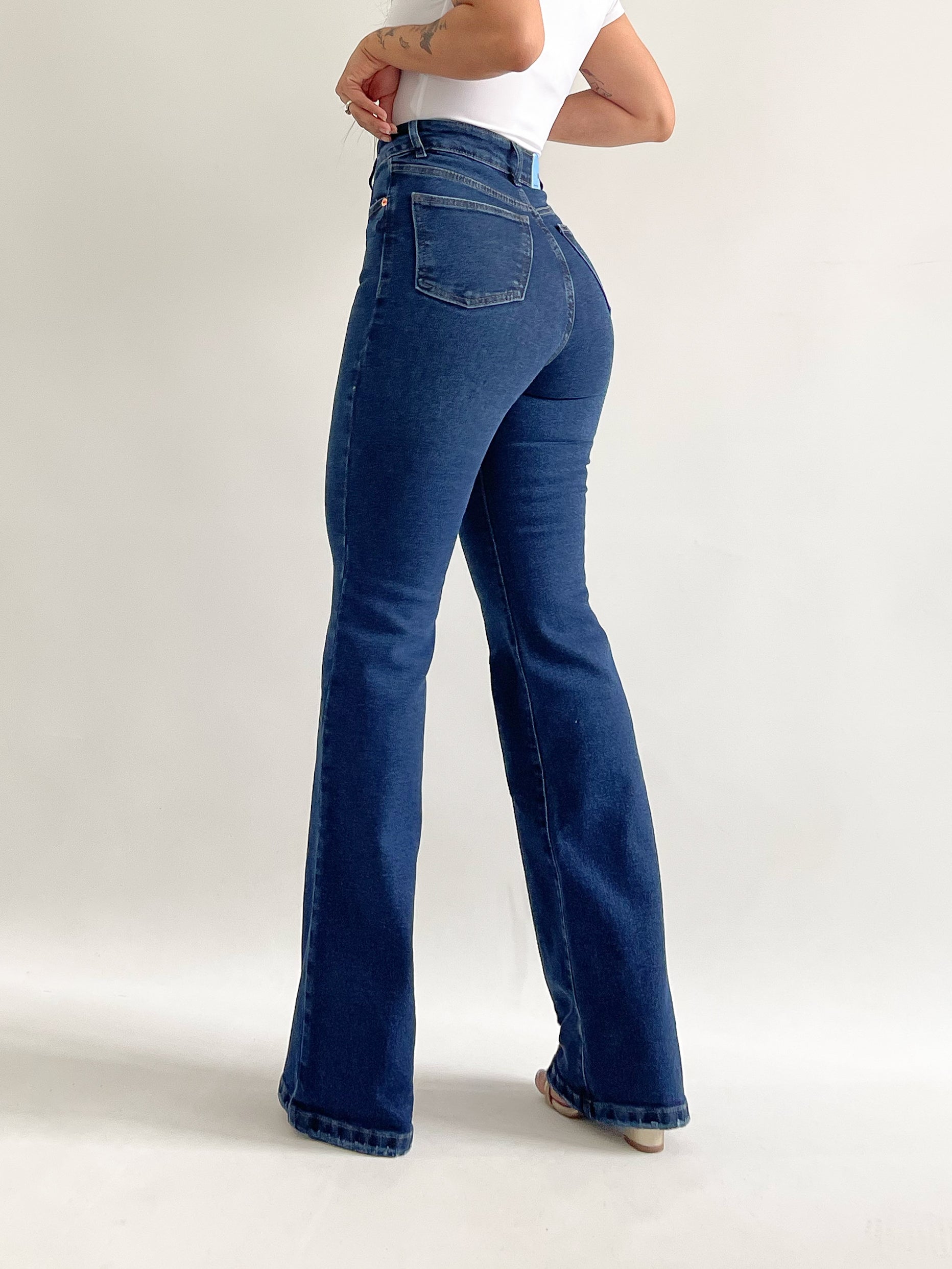 Boot cut jeans long líneas cruzadas azul