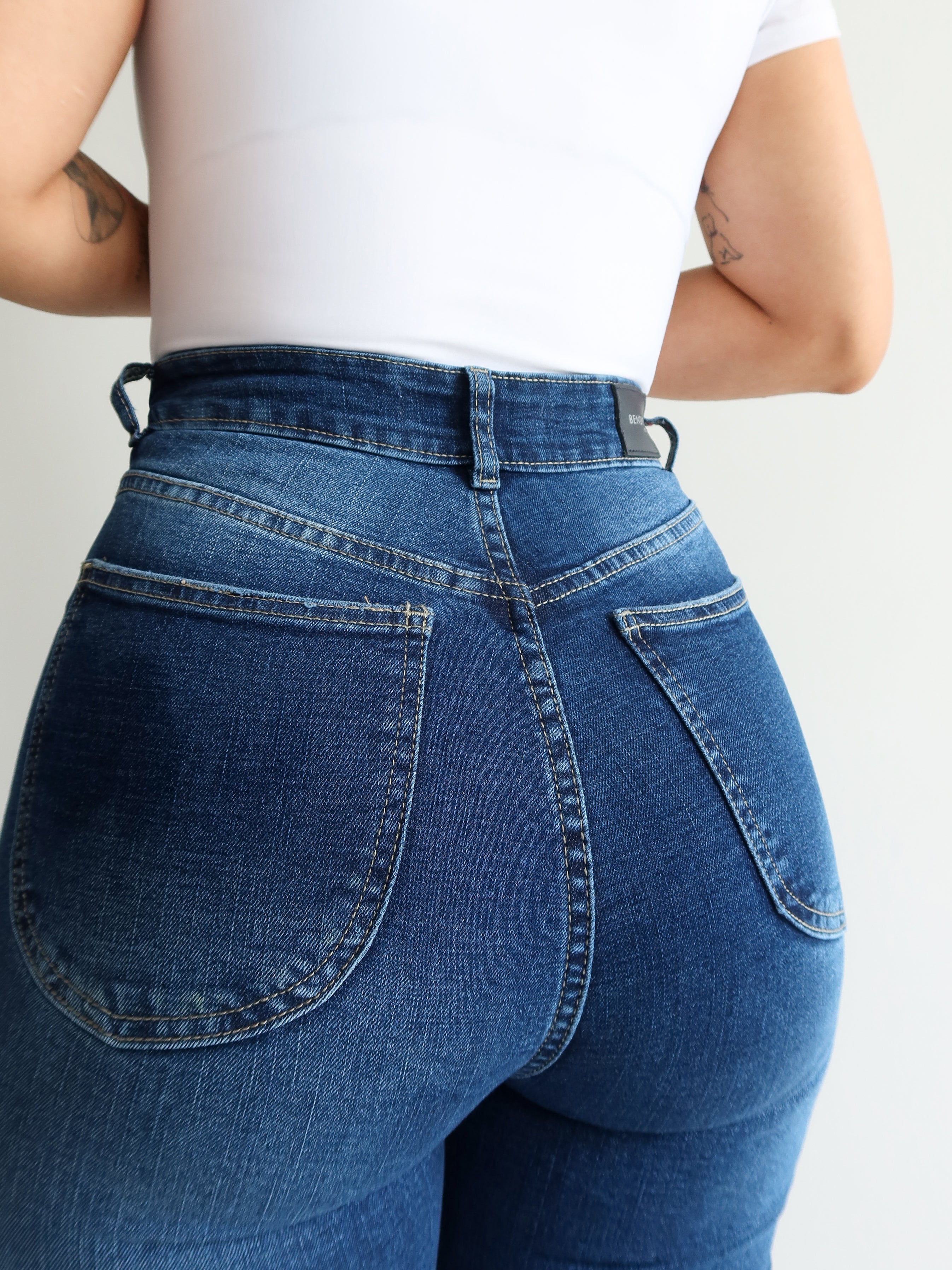Flare jeans regular azul rasgado