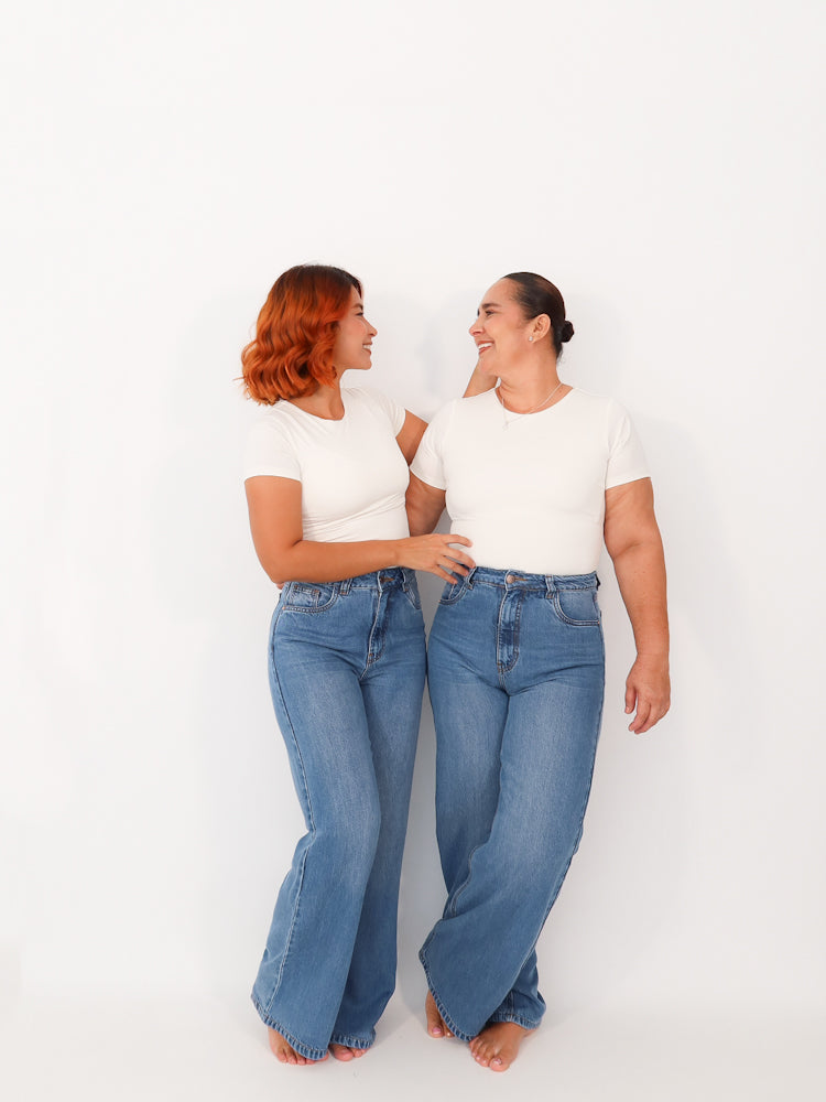 Wide leg regular jeans liviano azul medio