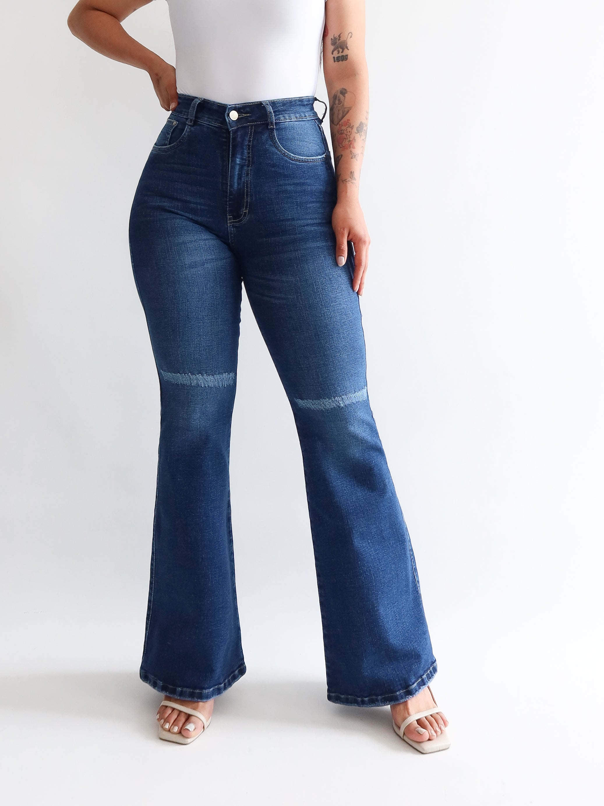 Flare jeans regular azul rasgado