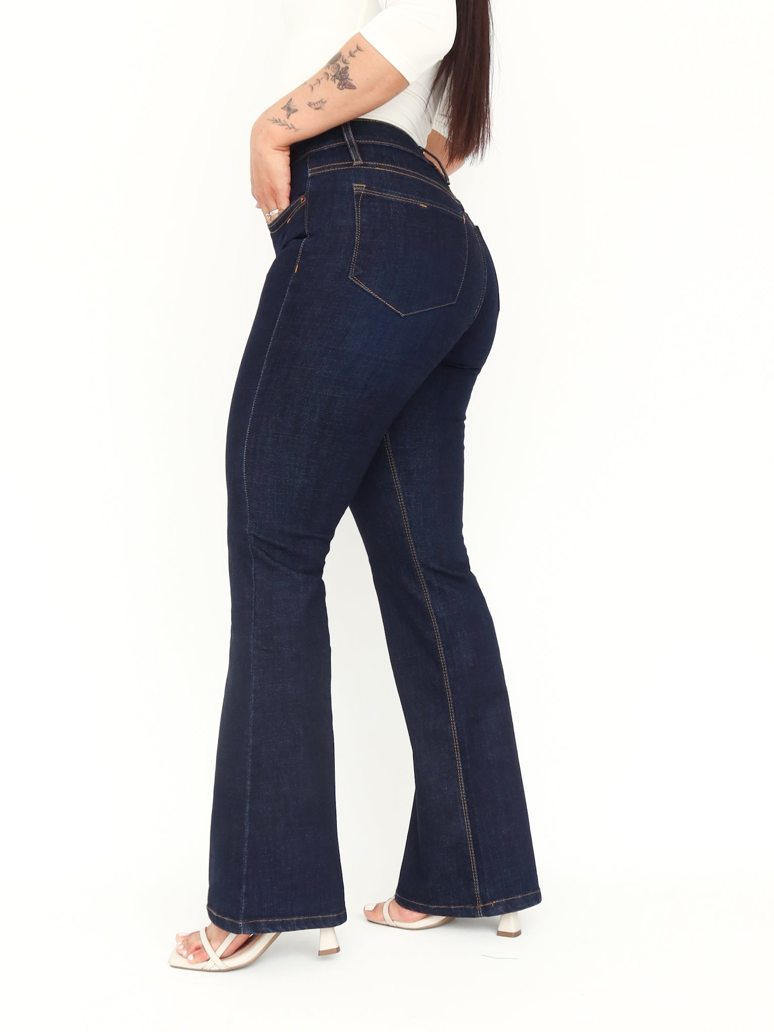 Bootcut regular tiro medio jeans azul oscuro