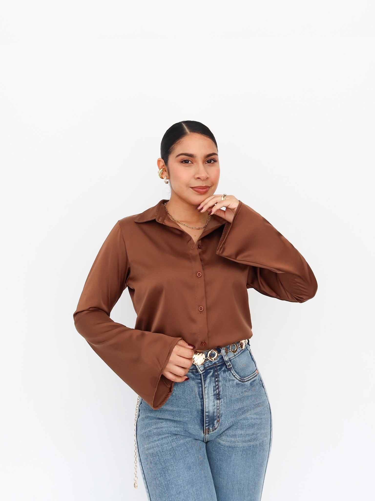 Camisa satinada manga campana café