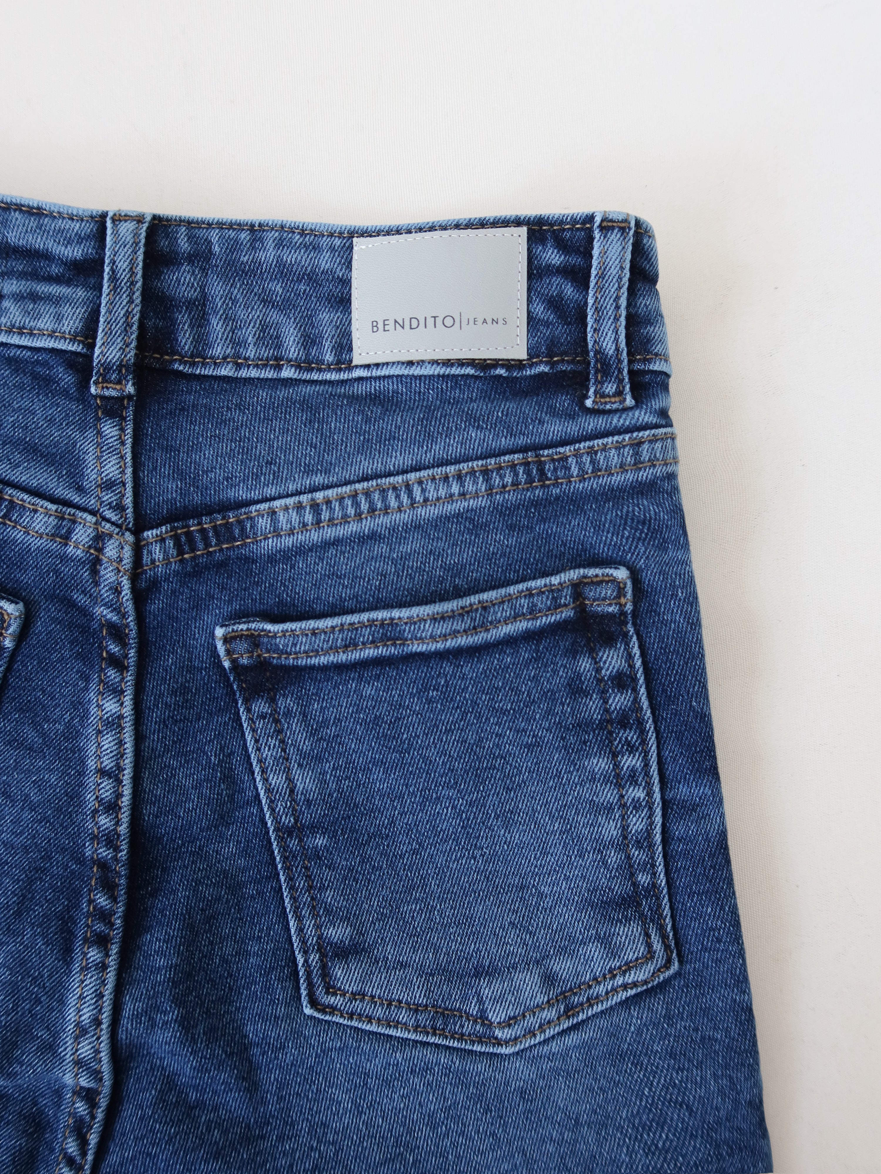 Mini bootcut jeans clasico azul medio