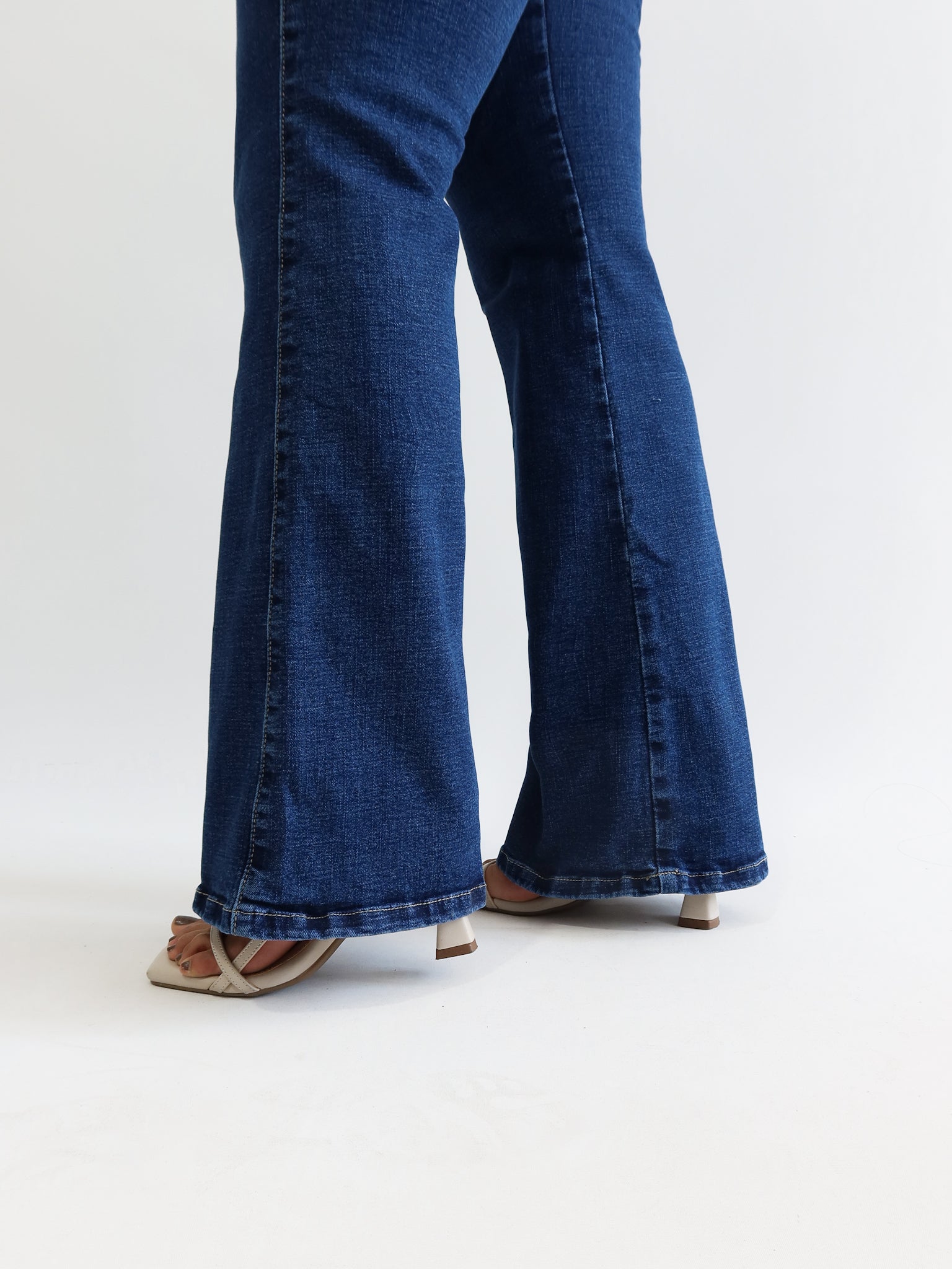 Bootcut jeans regular bigote azul